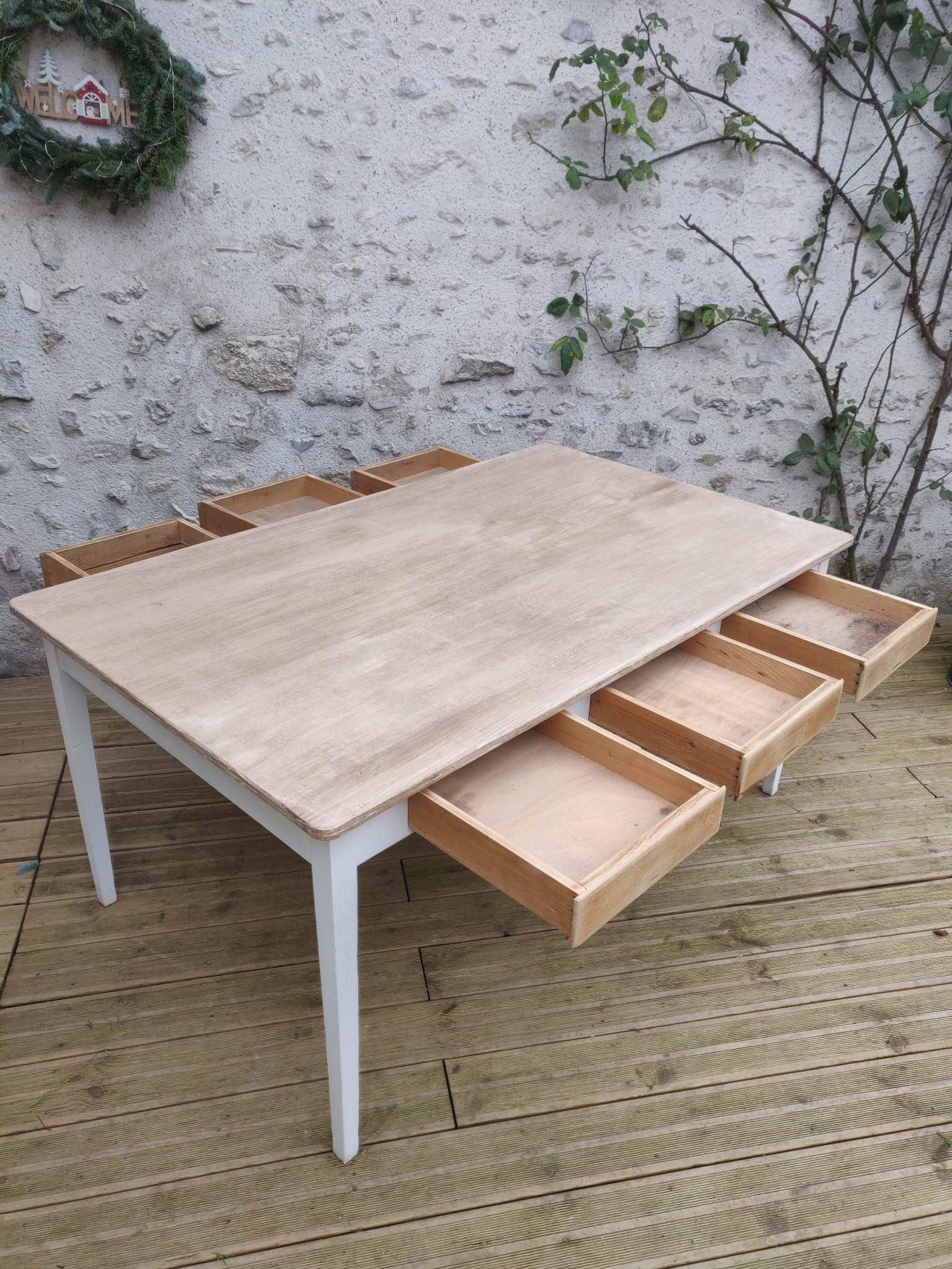 Table 6 wooden drawers