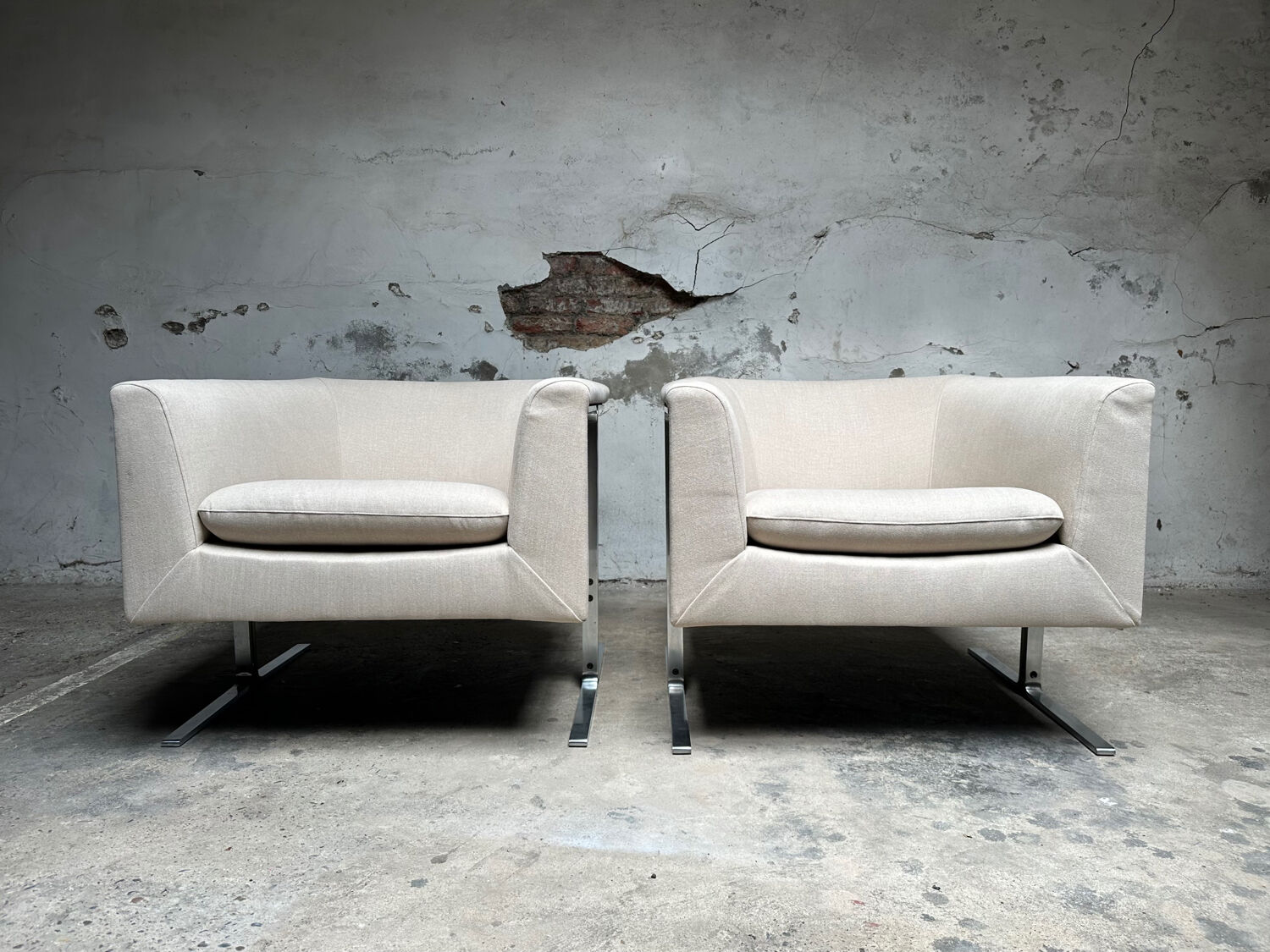 Set of two Artifort lounge chairs by Geoffrey Harcourt