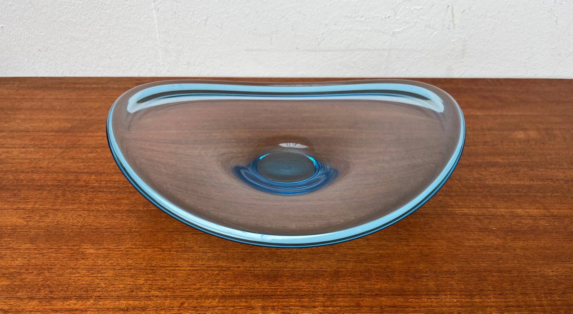 Art glass bowl from the Mid-Century Danish Thule series by Per Lütken for Holmegaard, 1960s.