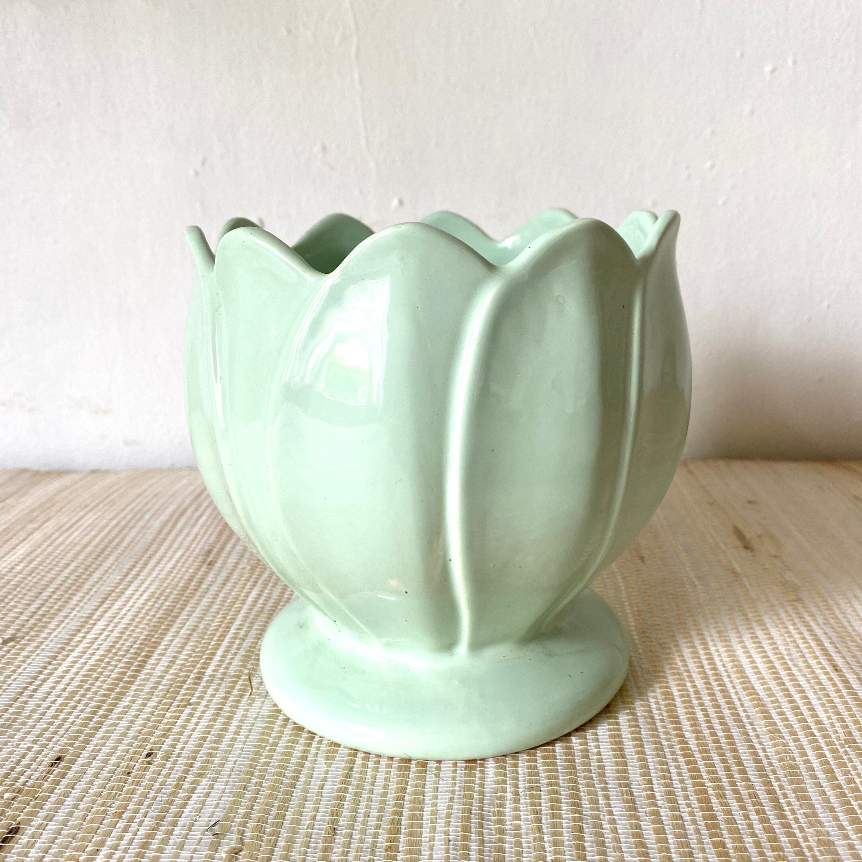 Cache pot lotus flower 80s