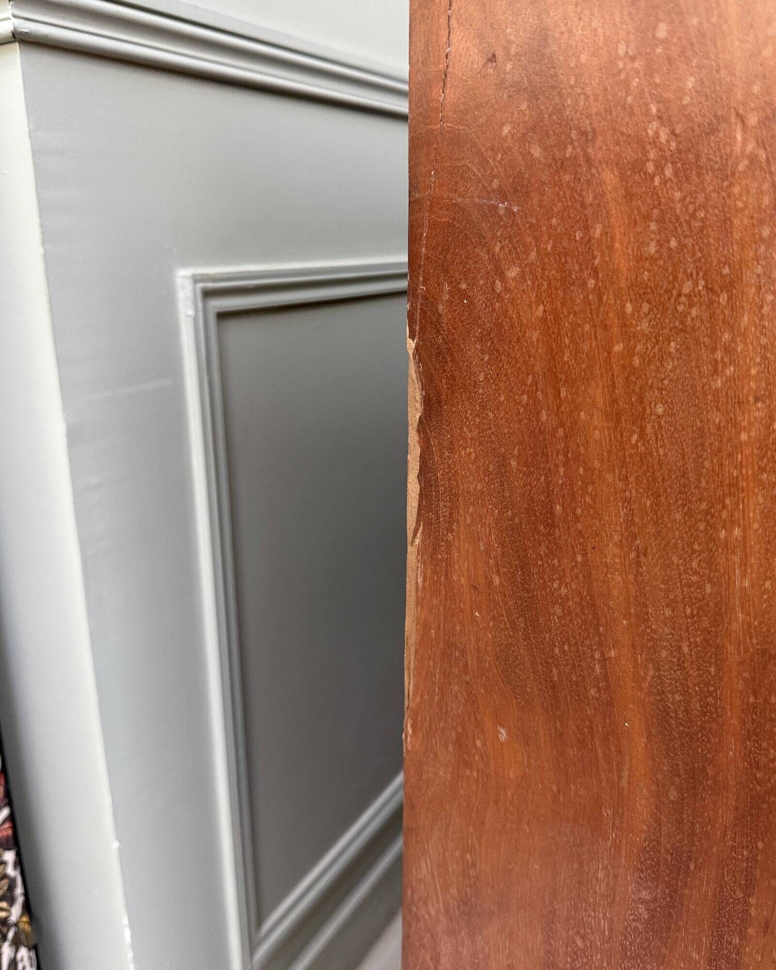 Large Victorian English mahogany chest of drawers (renovated)