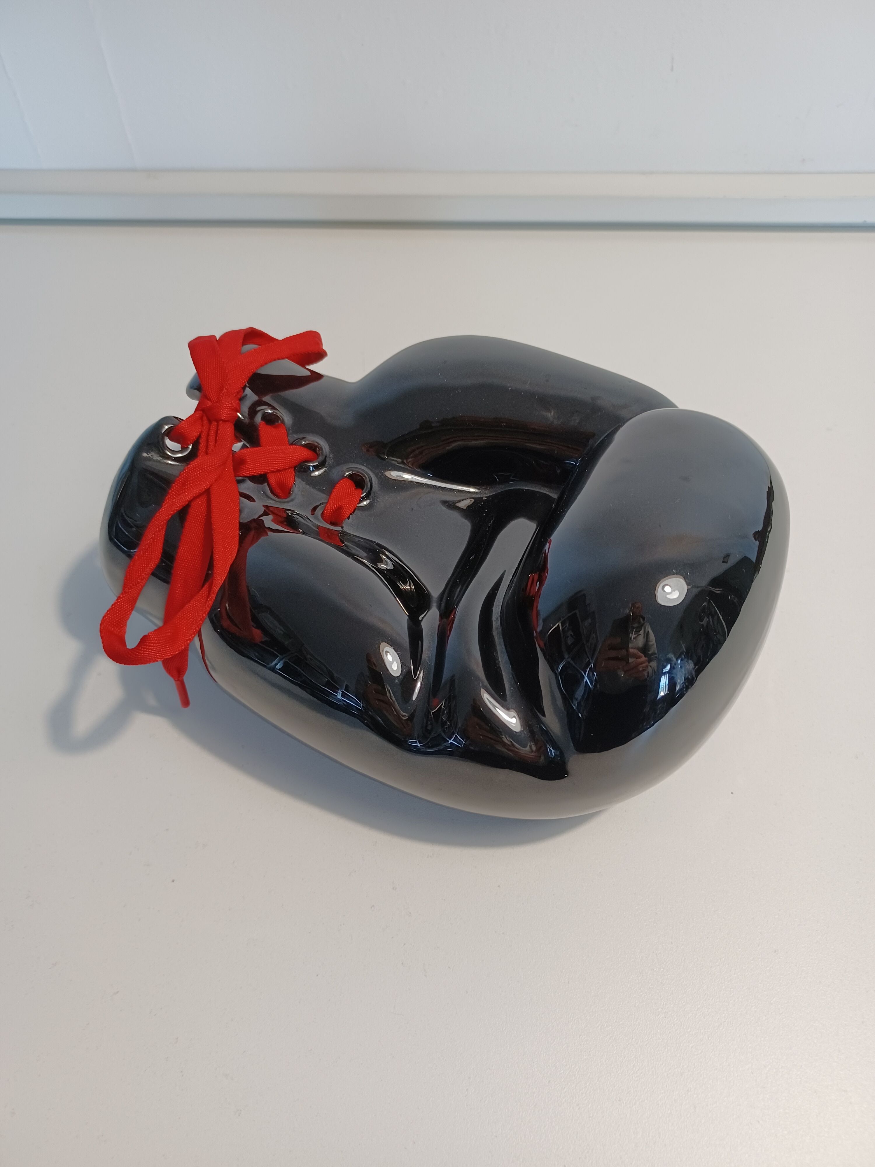 Ceramic pocket emptier by JC Peire. 1970s.