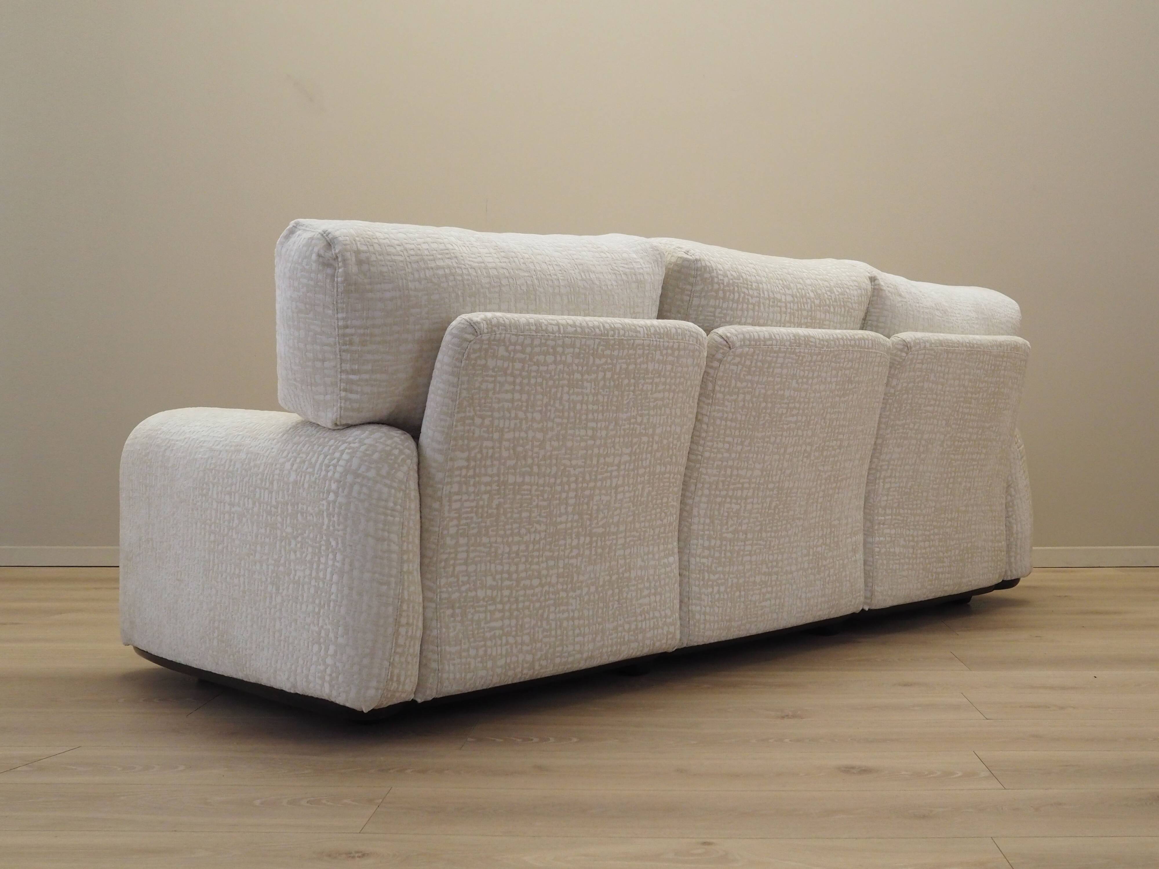 White sofa, Italian design, 1970s, manufacturer: Busnelli, designer: Arrigo