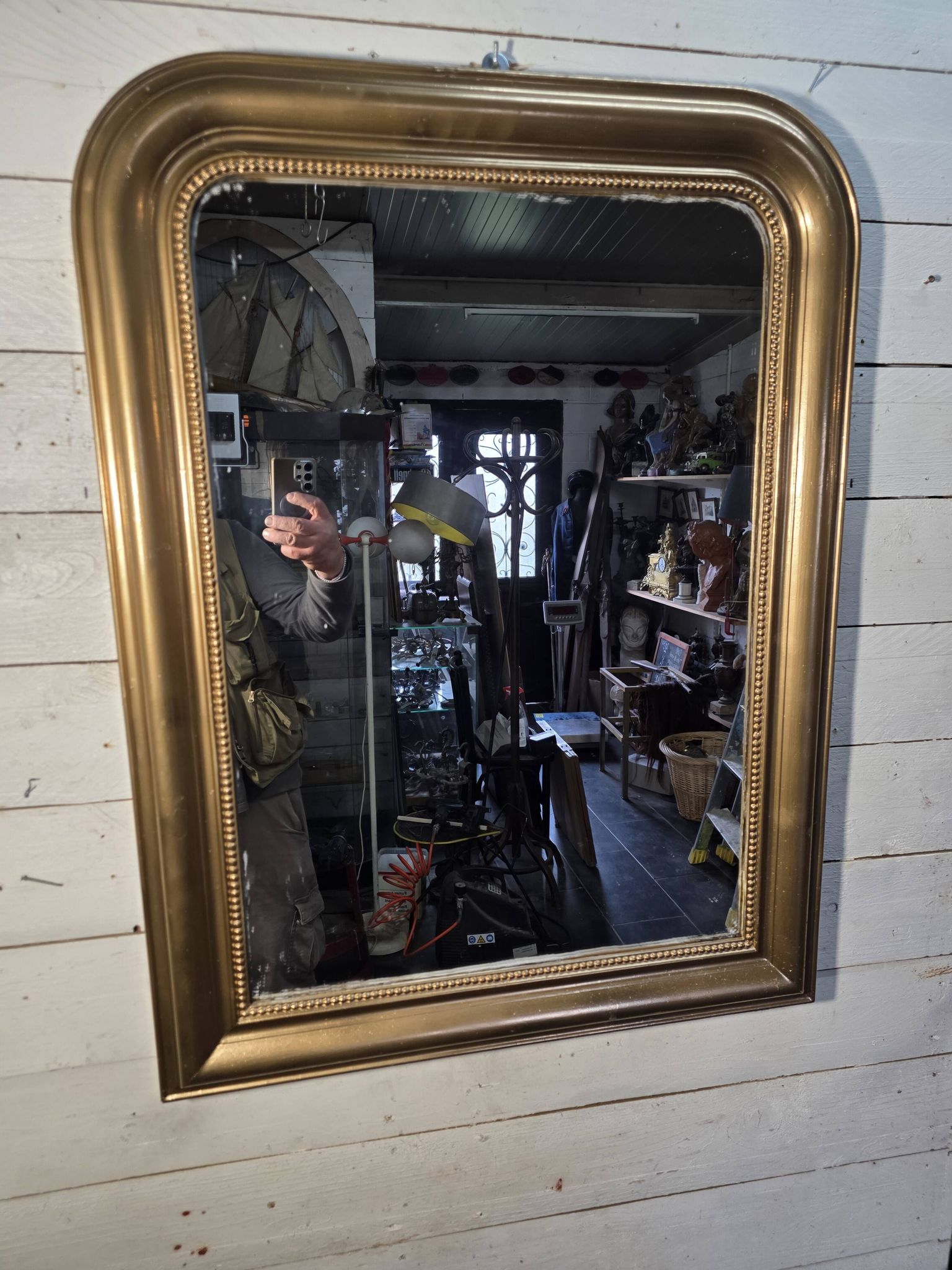 Miroir style Louis Philippe doré,  100×74cm