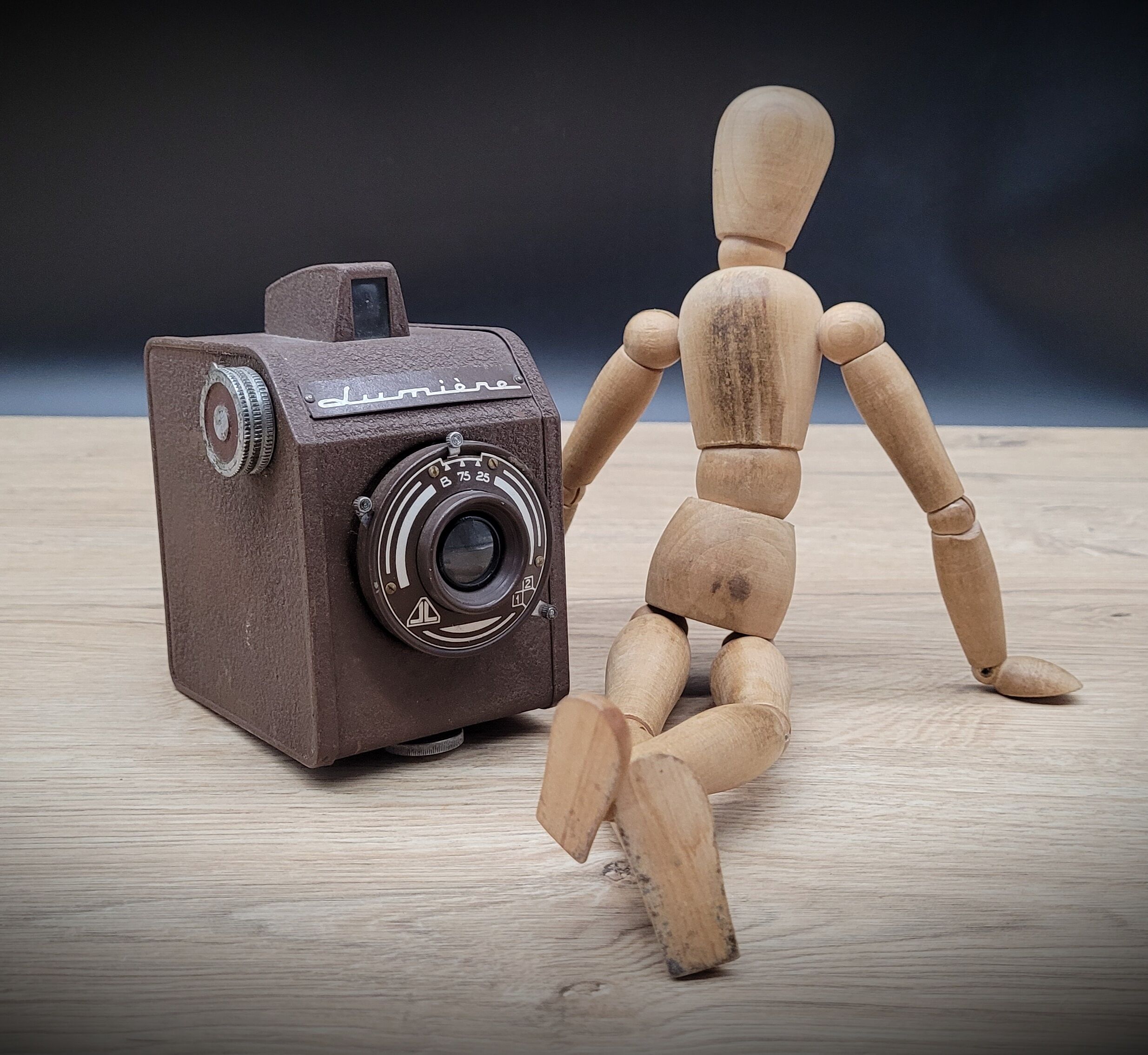 Brown Bakelite Light Camera