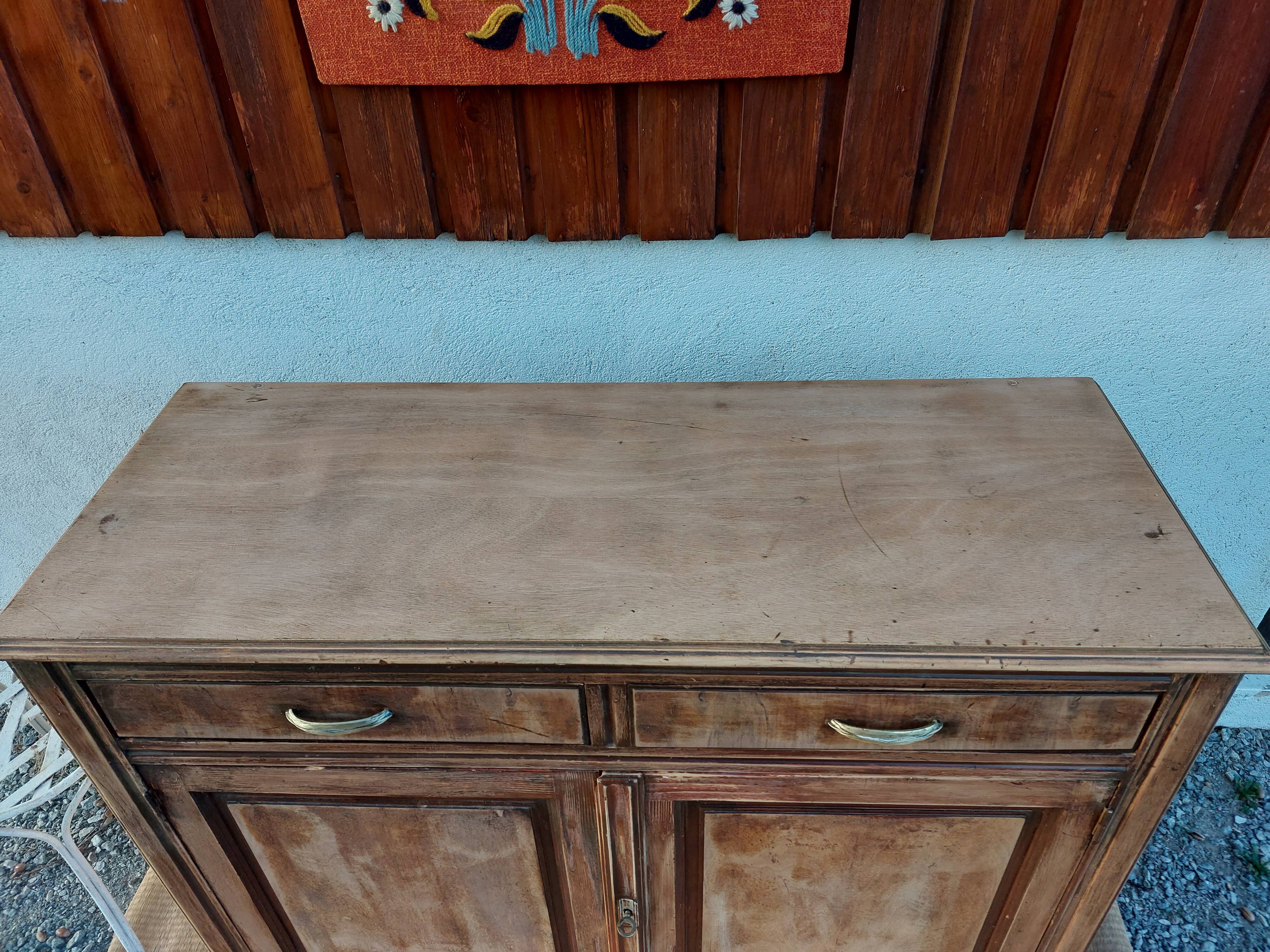 Sanded Parisian buffet