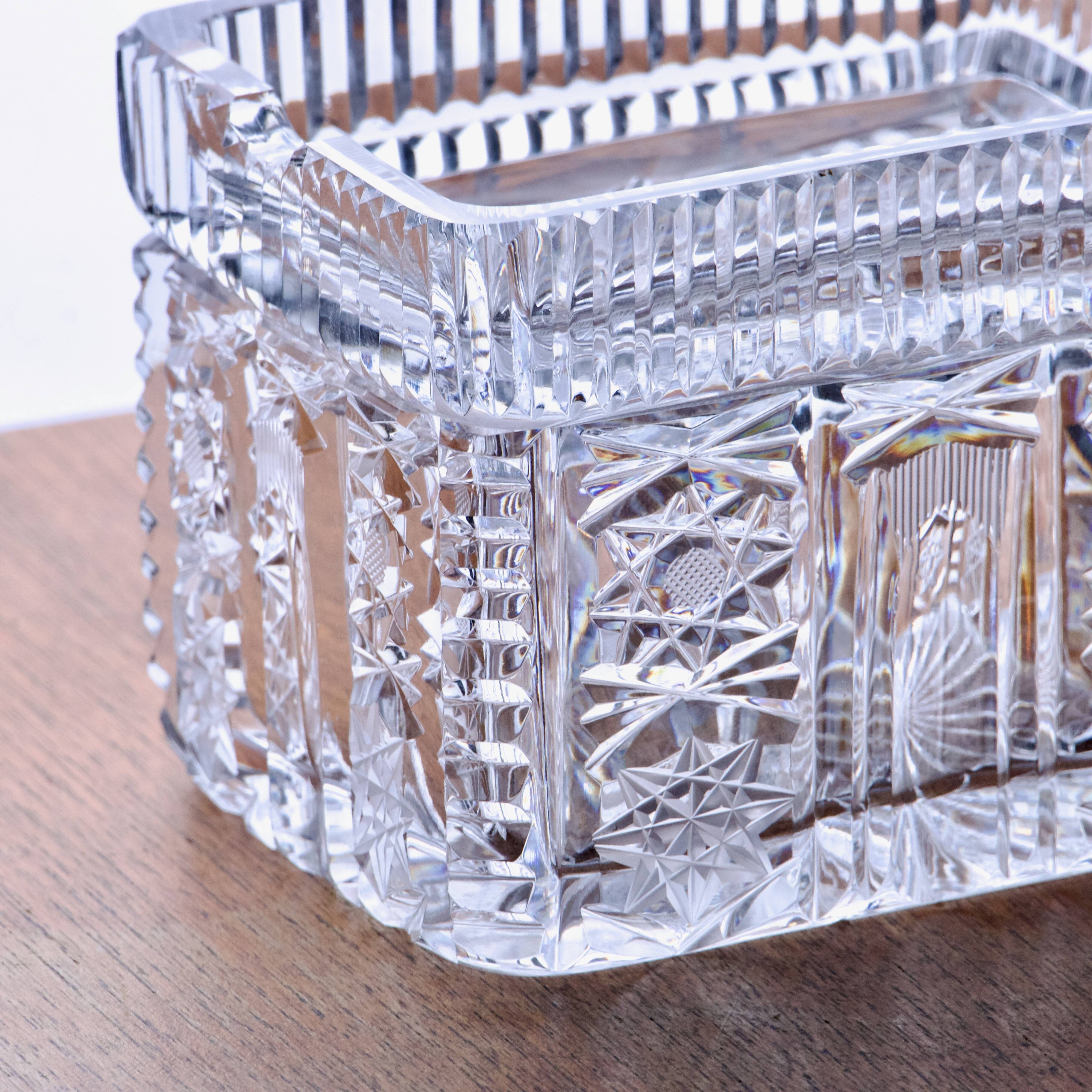 Antique 19th-century crystal snuffbox