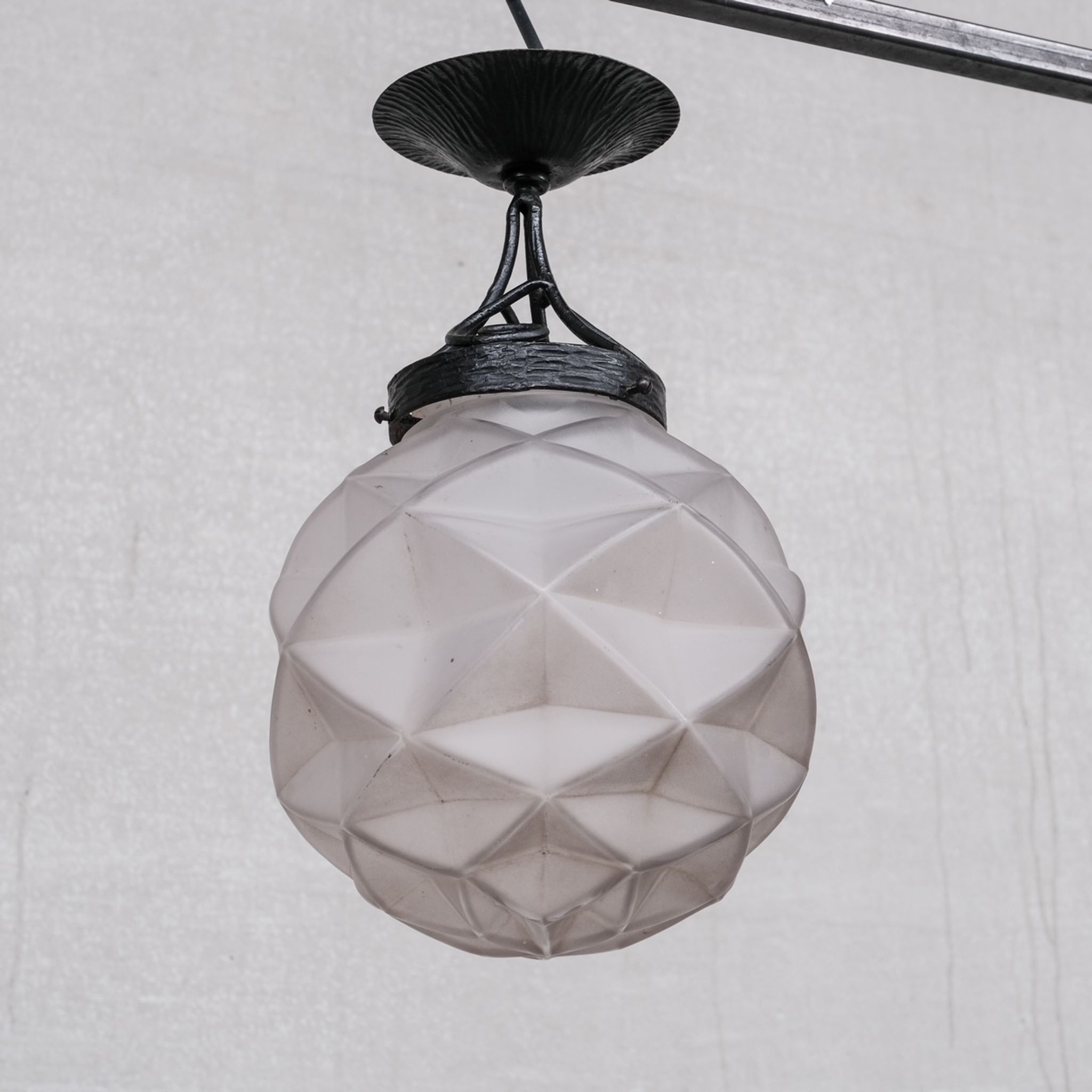 Suspension géométrique en verre Français et en fer