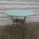 Formica and scoubidou table