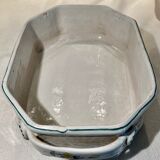 Midtable XVIIIth century decoration to the chinese faience de marseille signed vp for veuve perrin