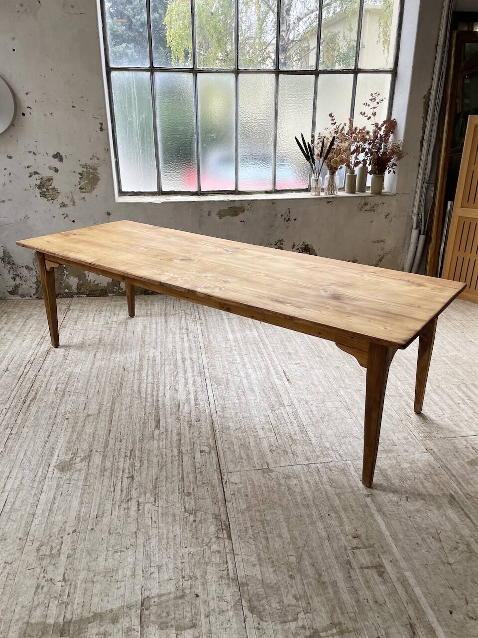 Farmhouse table with spindle legs 2.50m