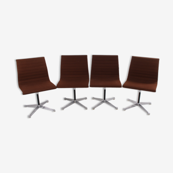 Lot de 4 chaises en aluminium modèle ea 106 Charles & Ray Eames Made by Vitra
