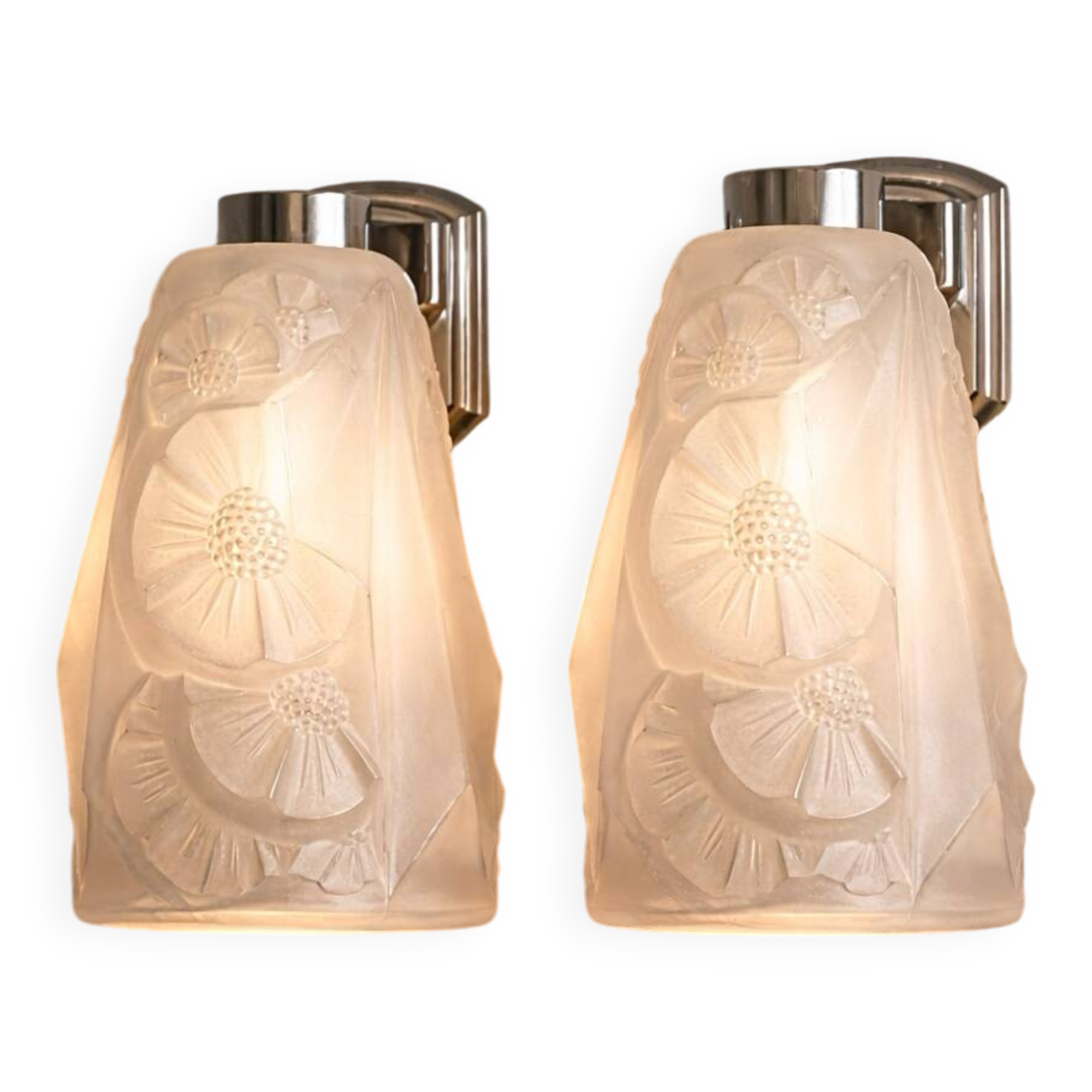 Pair of Art Deco wall sconces signed Hubens