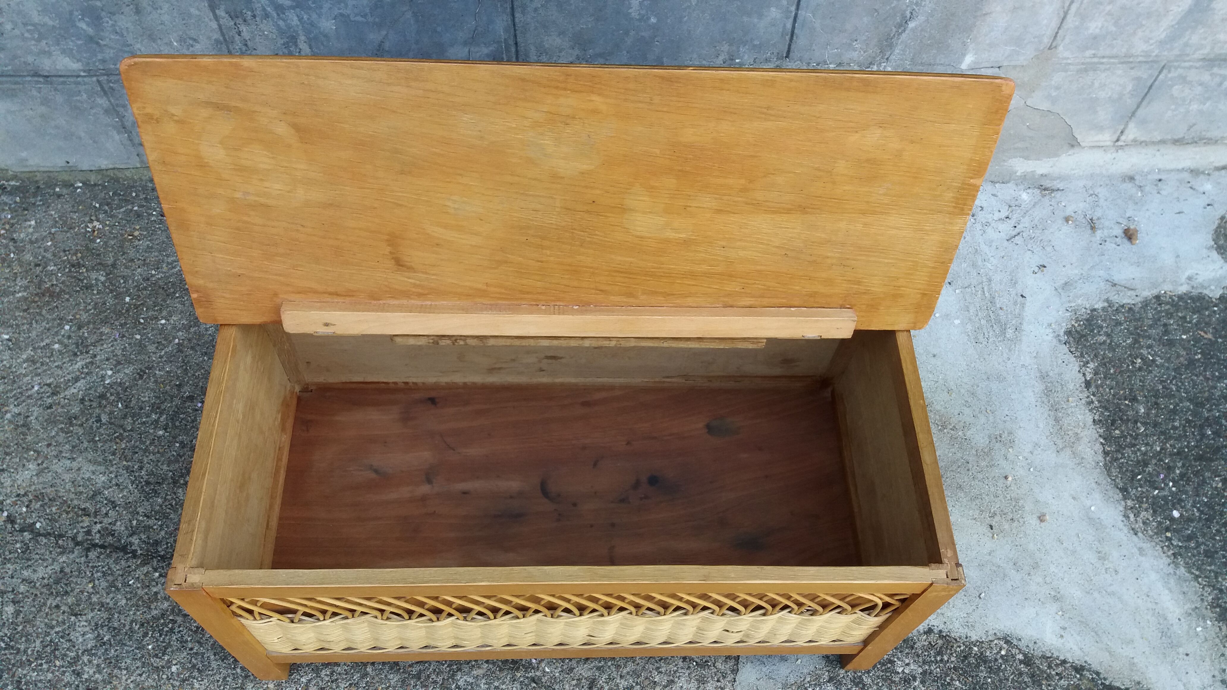 Bench, chest 50 years.