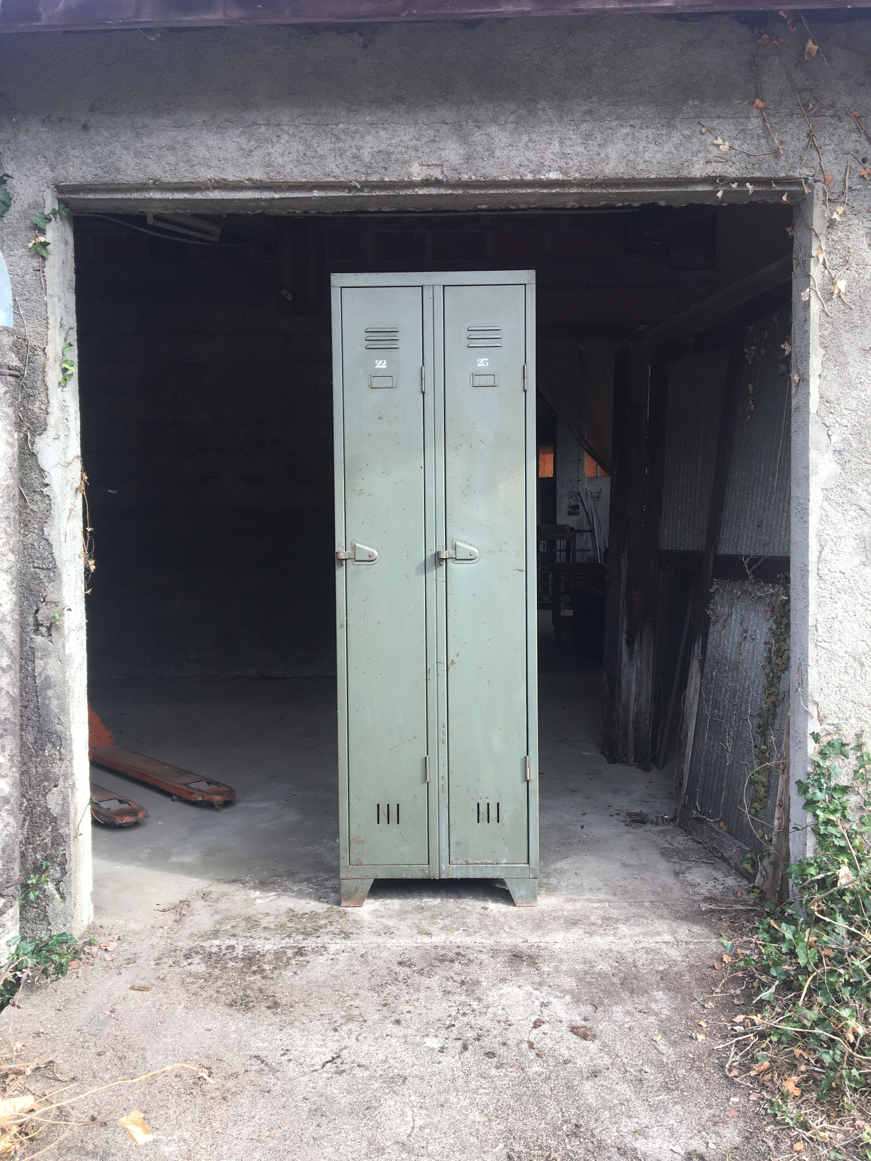 Industrial locker room