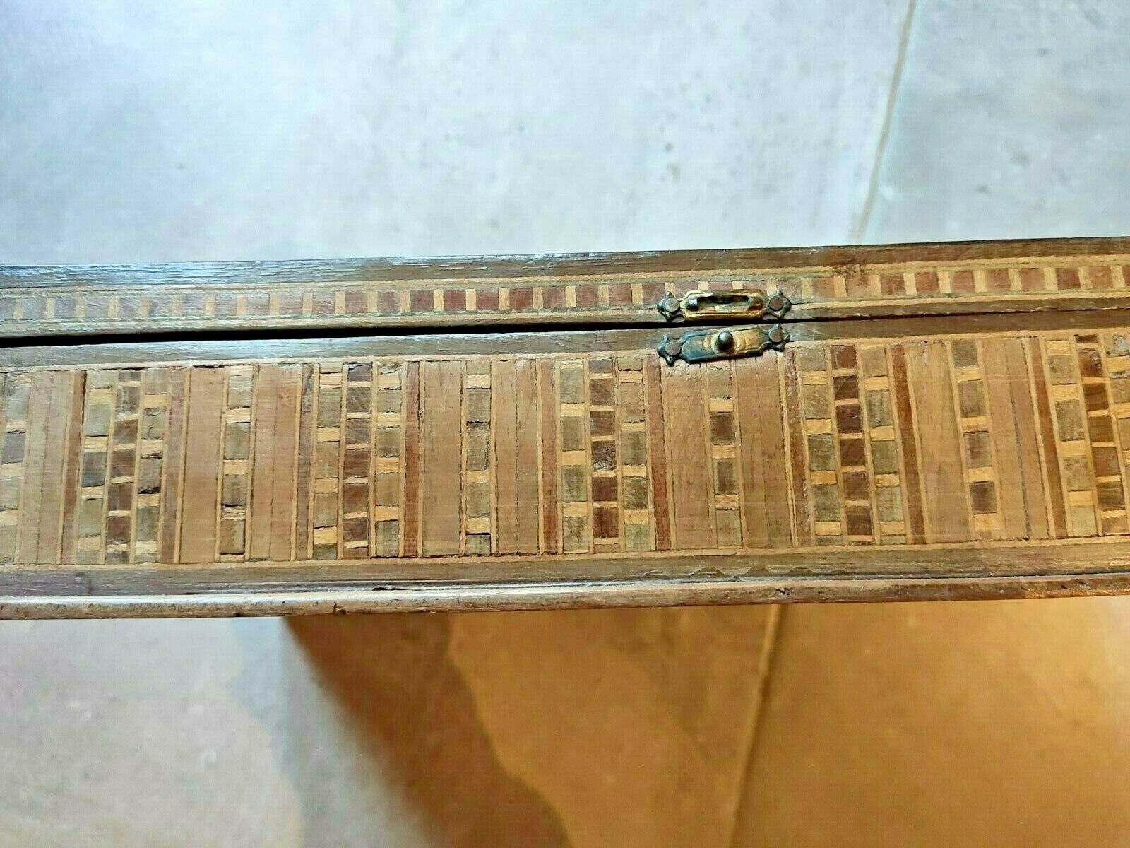 Branded wooden box, mother-of-pearl inlay, Syrian