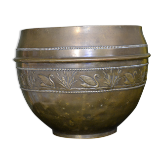 Brass "swans" pot cache