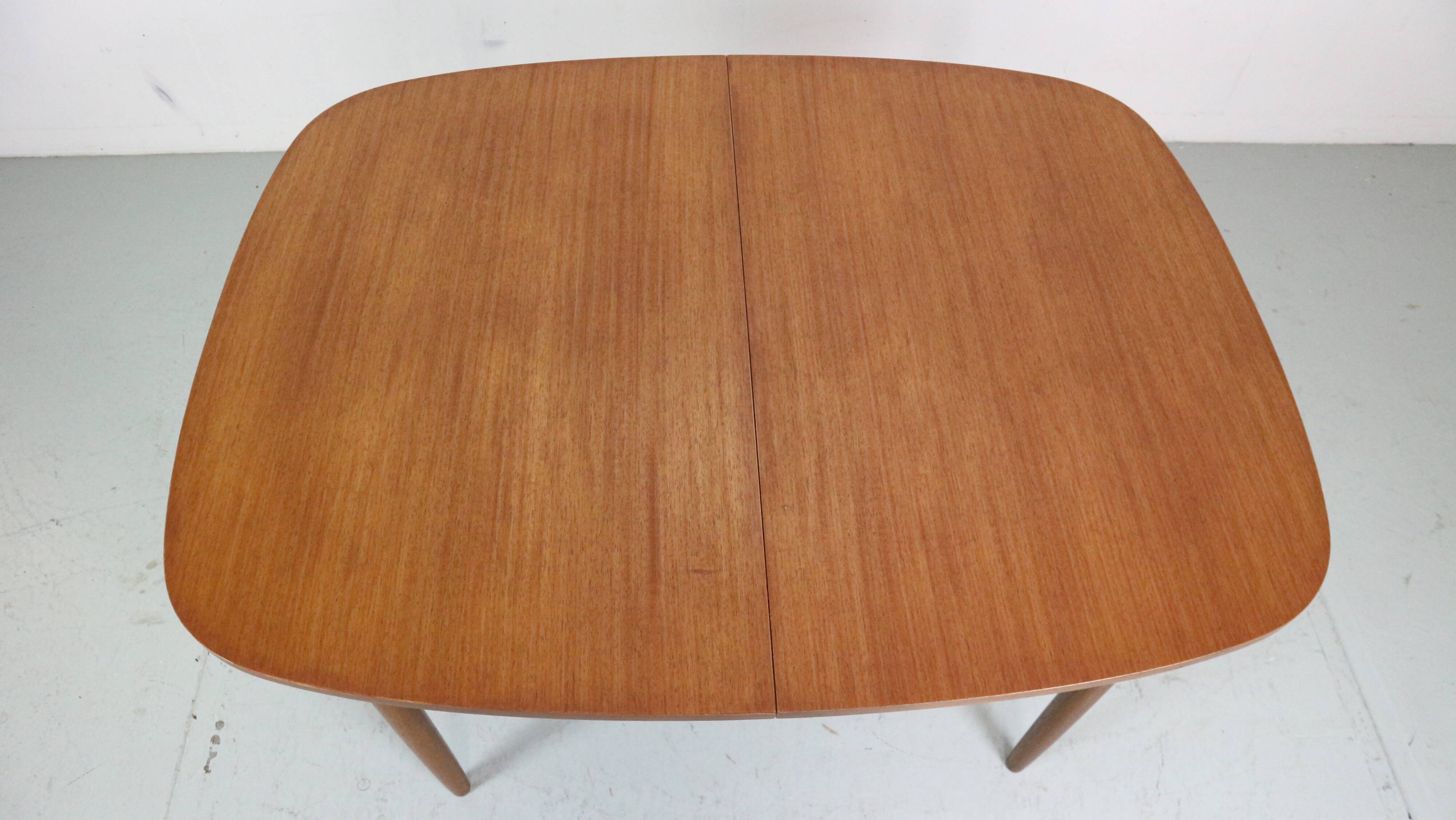 Mid- Century Modern Teak OvalExtendable Dinning Table By G Plan, 1960's