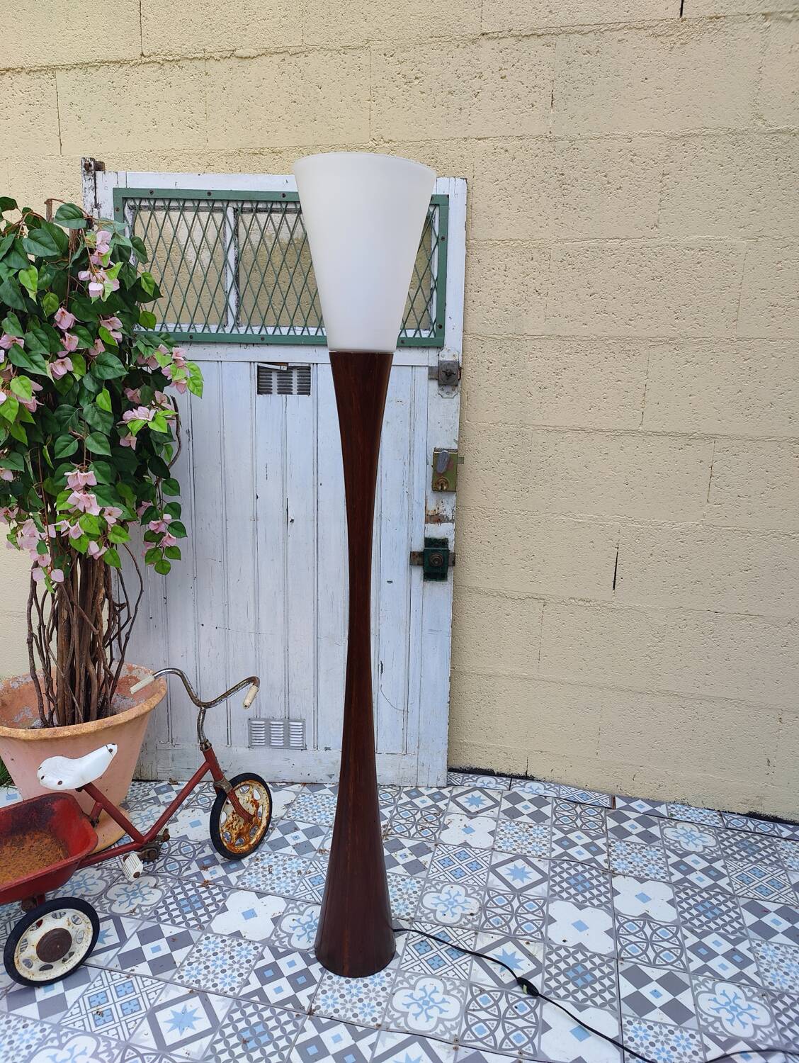 Vintage “diabolo” floor lamp by Joseph André Motte