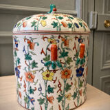 Old porcelain pot says ginger