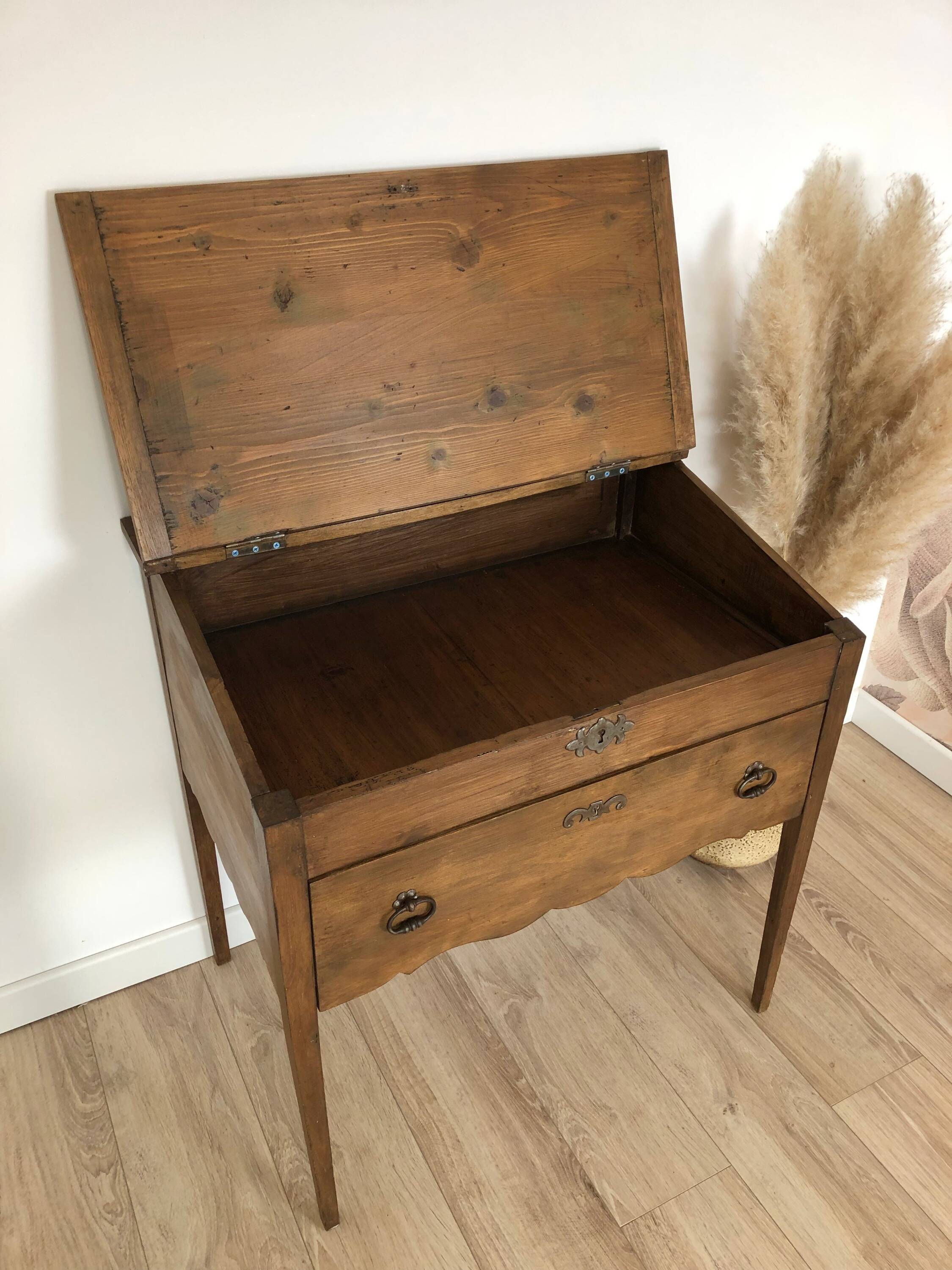 Vintage writing desk in solid pine