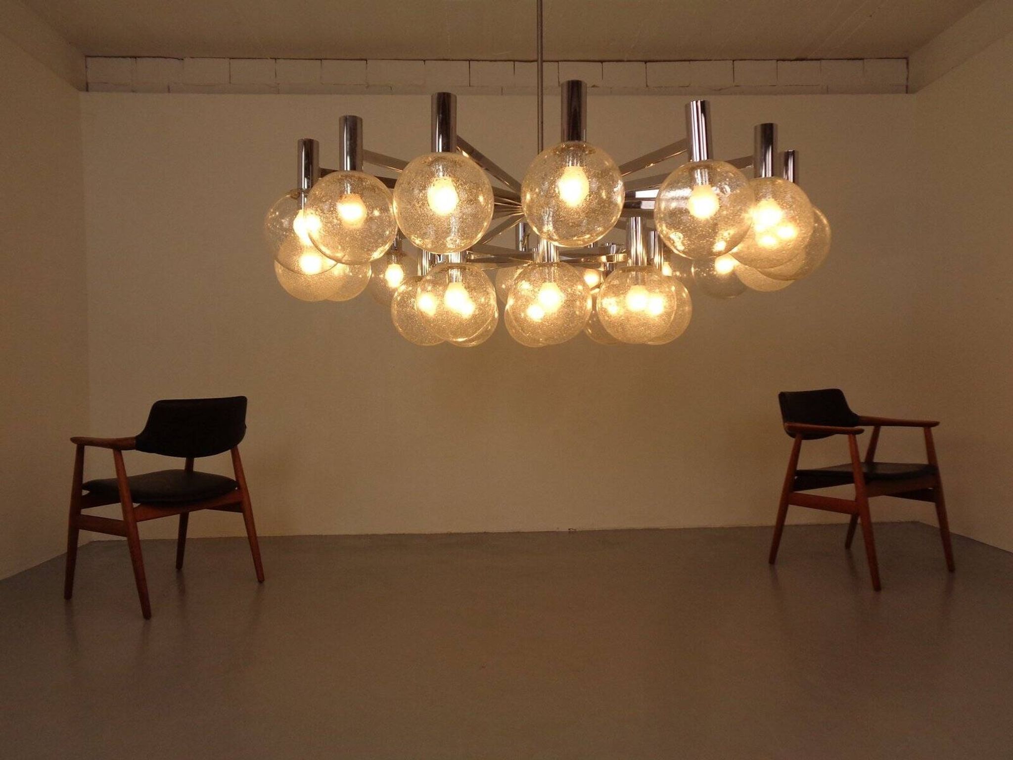 Large chromed spider Sputnik lamp with 24 hand-blown ice glass balls from Ott International, Germany, 1960s.