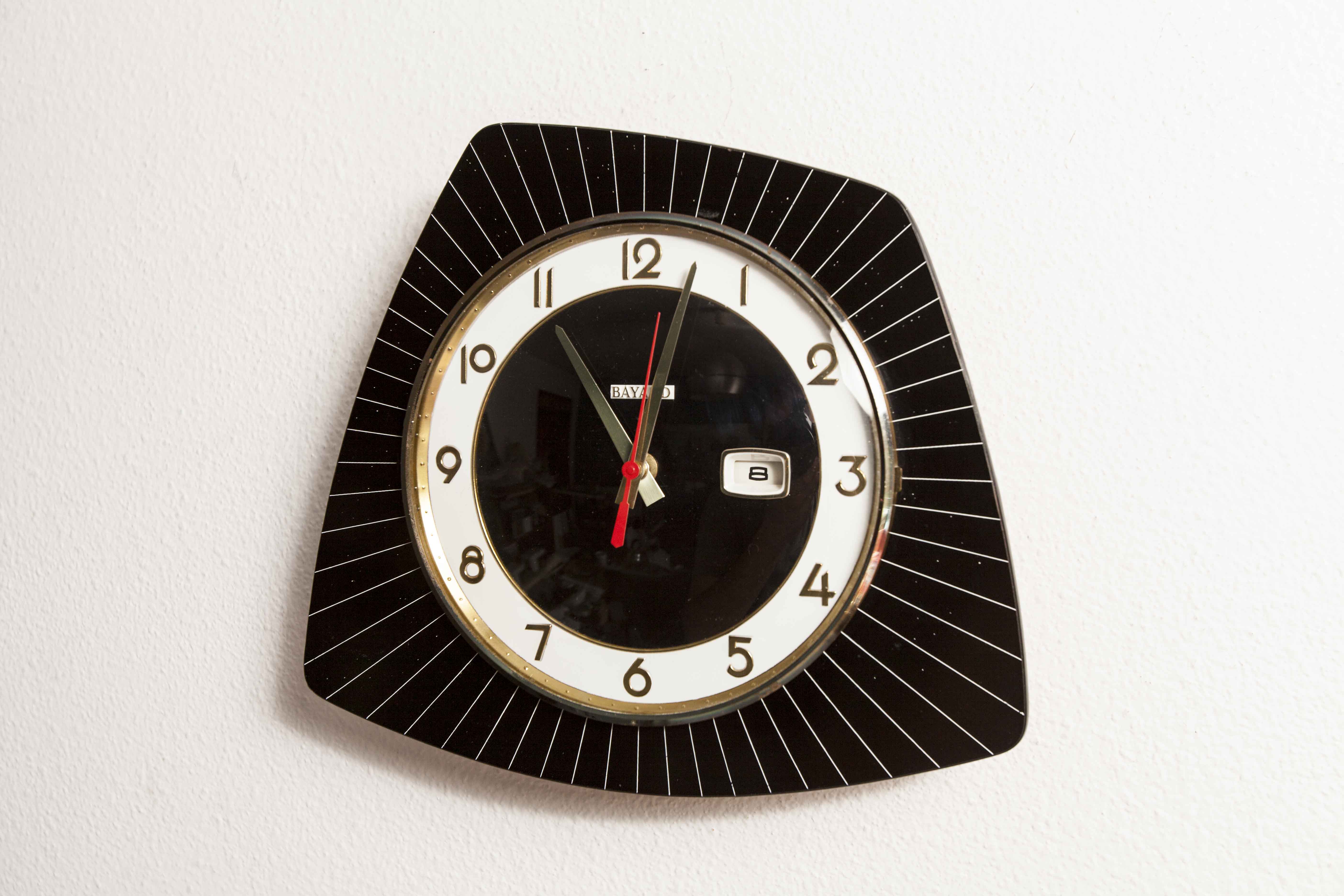 Asymmetrical wall clock 1960 Bayard formica