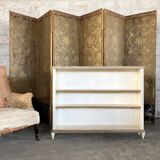 Painted wooden bibus