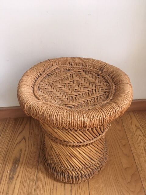 Wicker ottoman