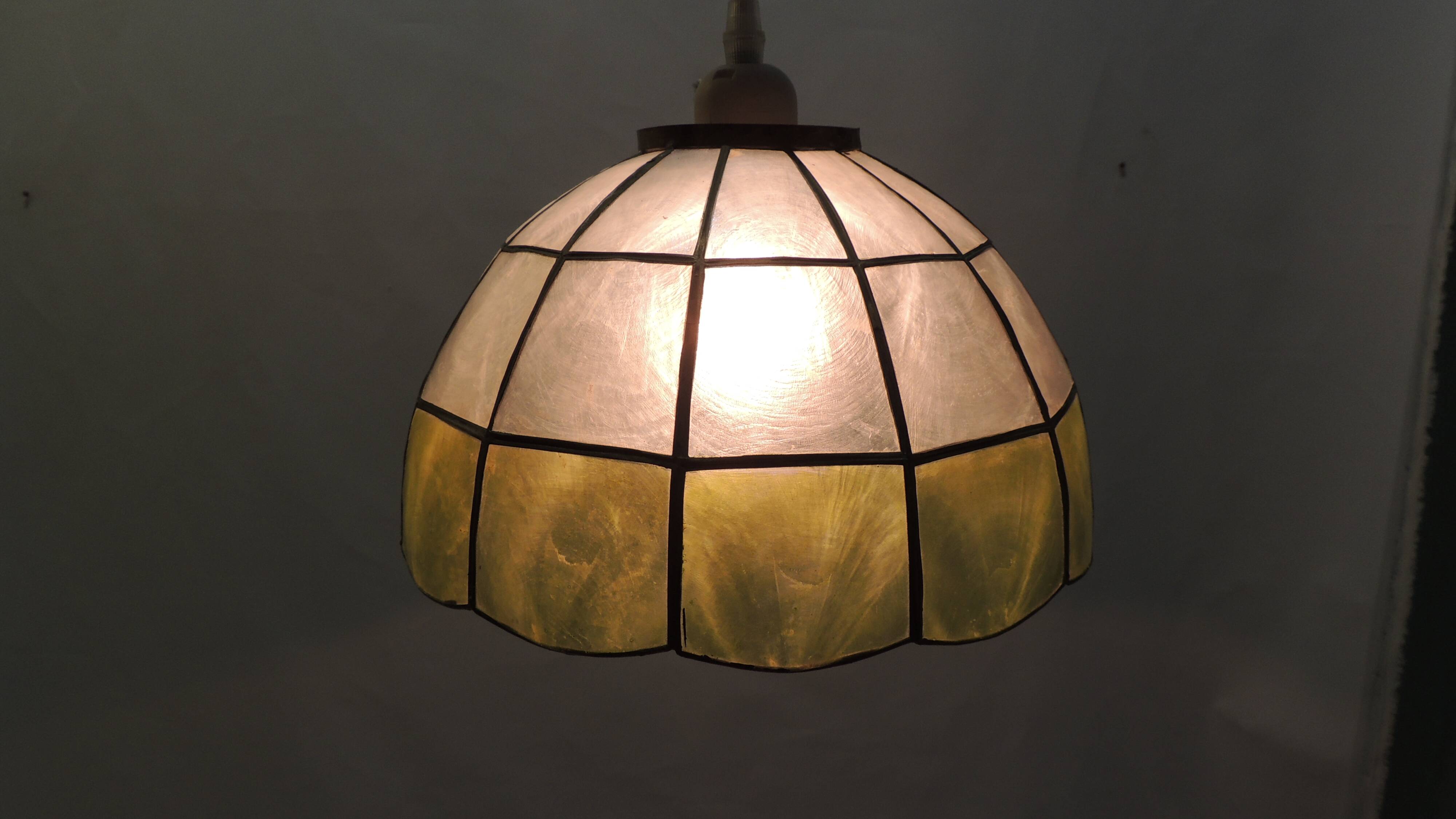 Mother-of-pearl pendant light / chandelier / vintage