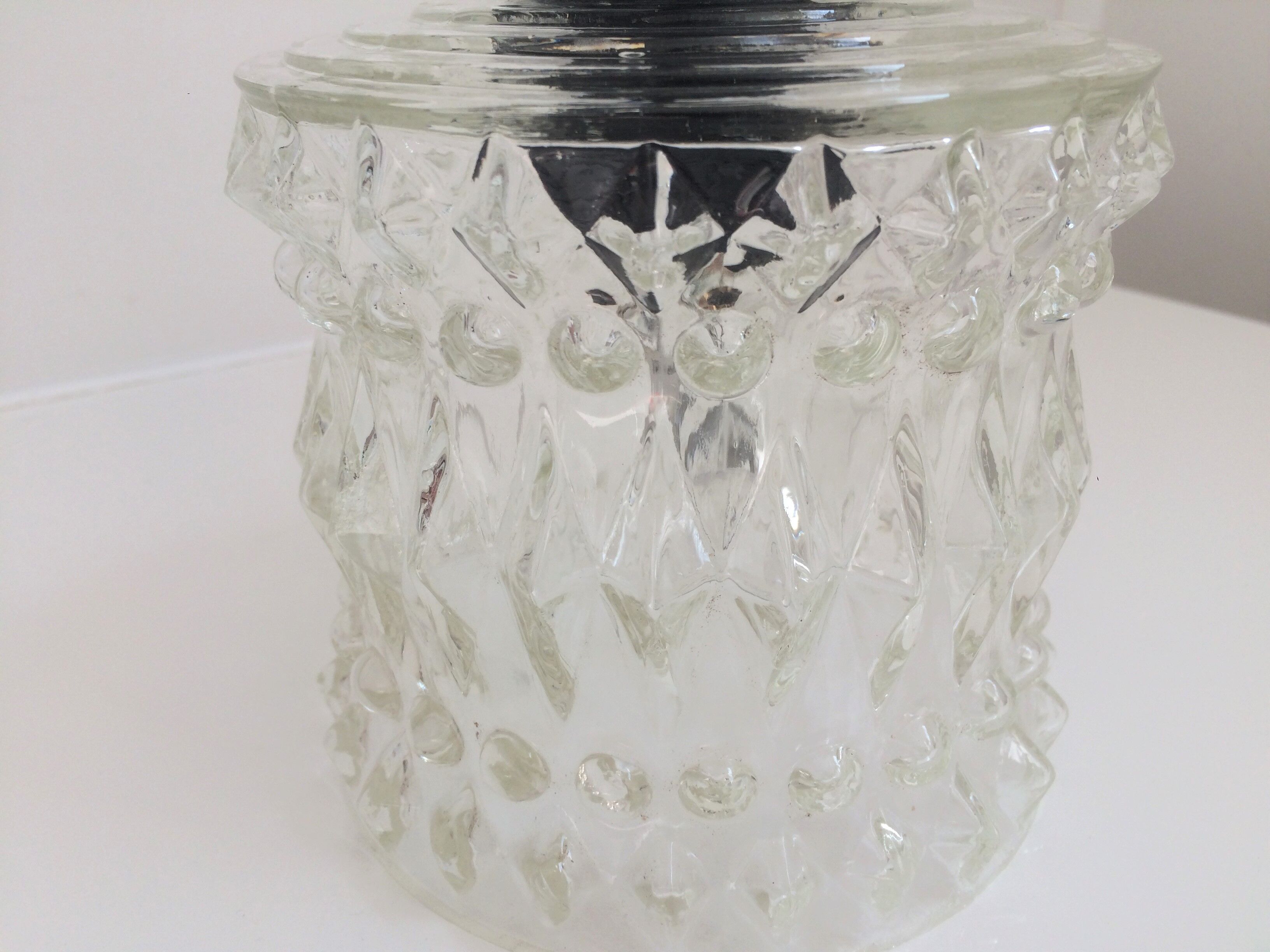 Chiseled glass suspension