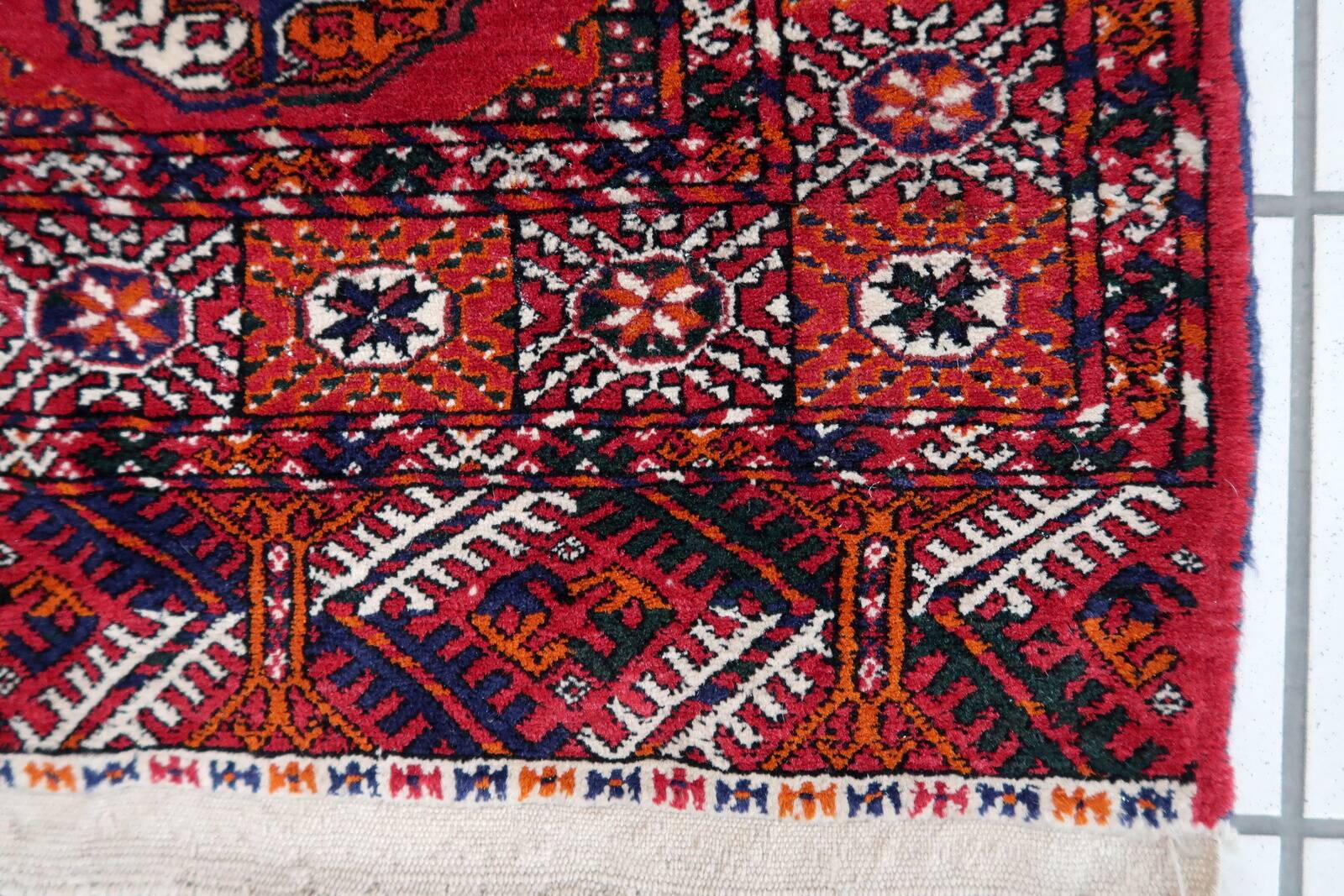 Tapis Vintage Tekke Turkmène Fait Main en Laine – Années 1960 – 126 x 188