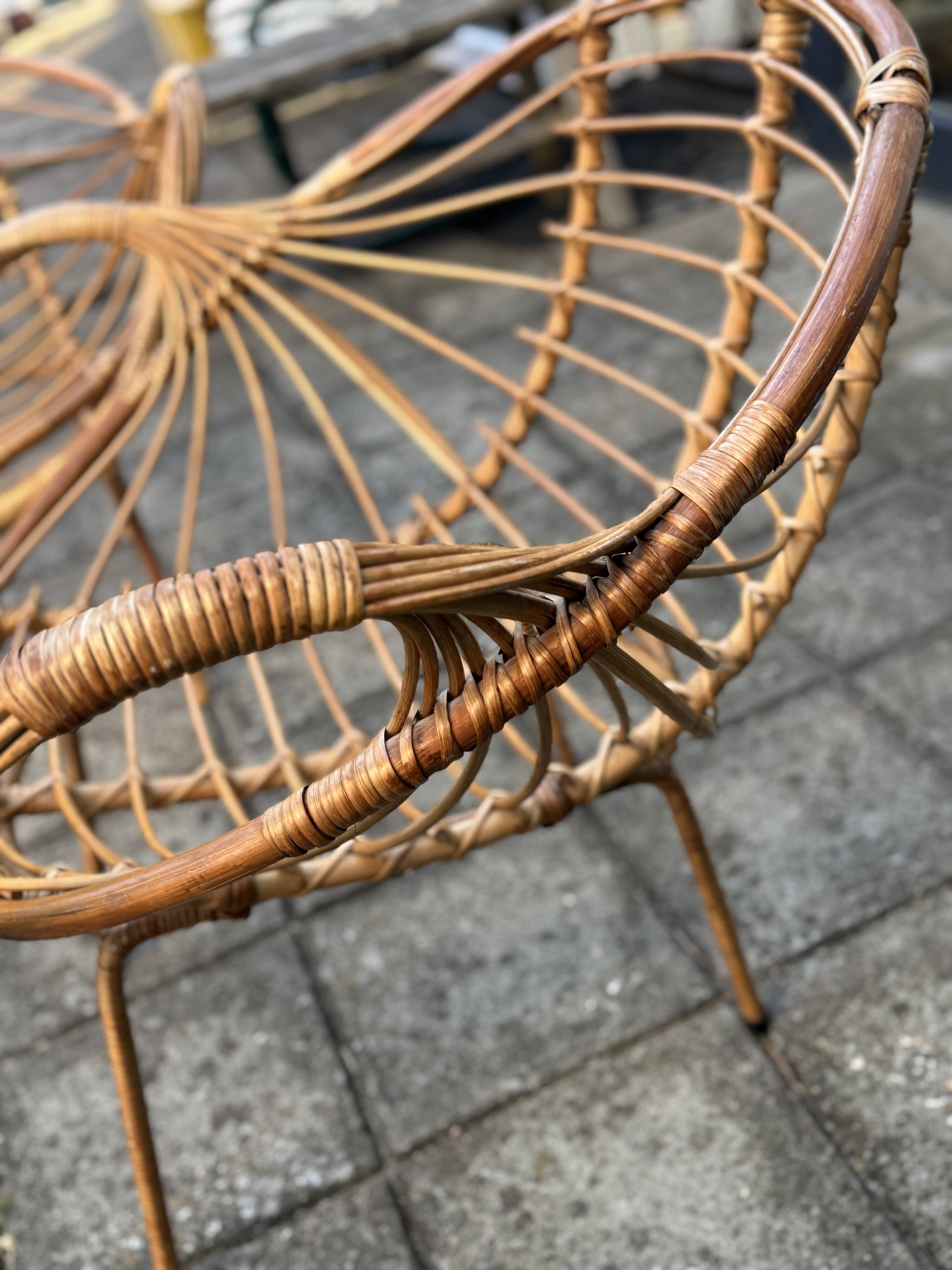 Chaises italiennes modernes en rotin et métal du milieu du siècle