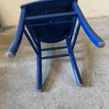 Chaise bistrot ancienne peinte en bleu nuit