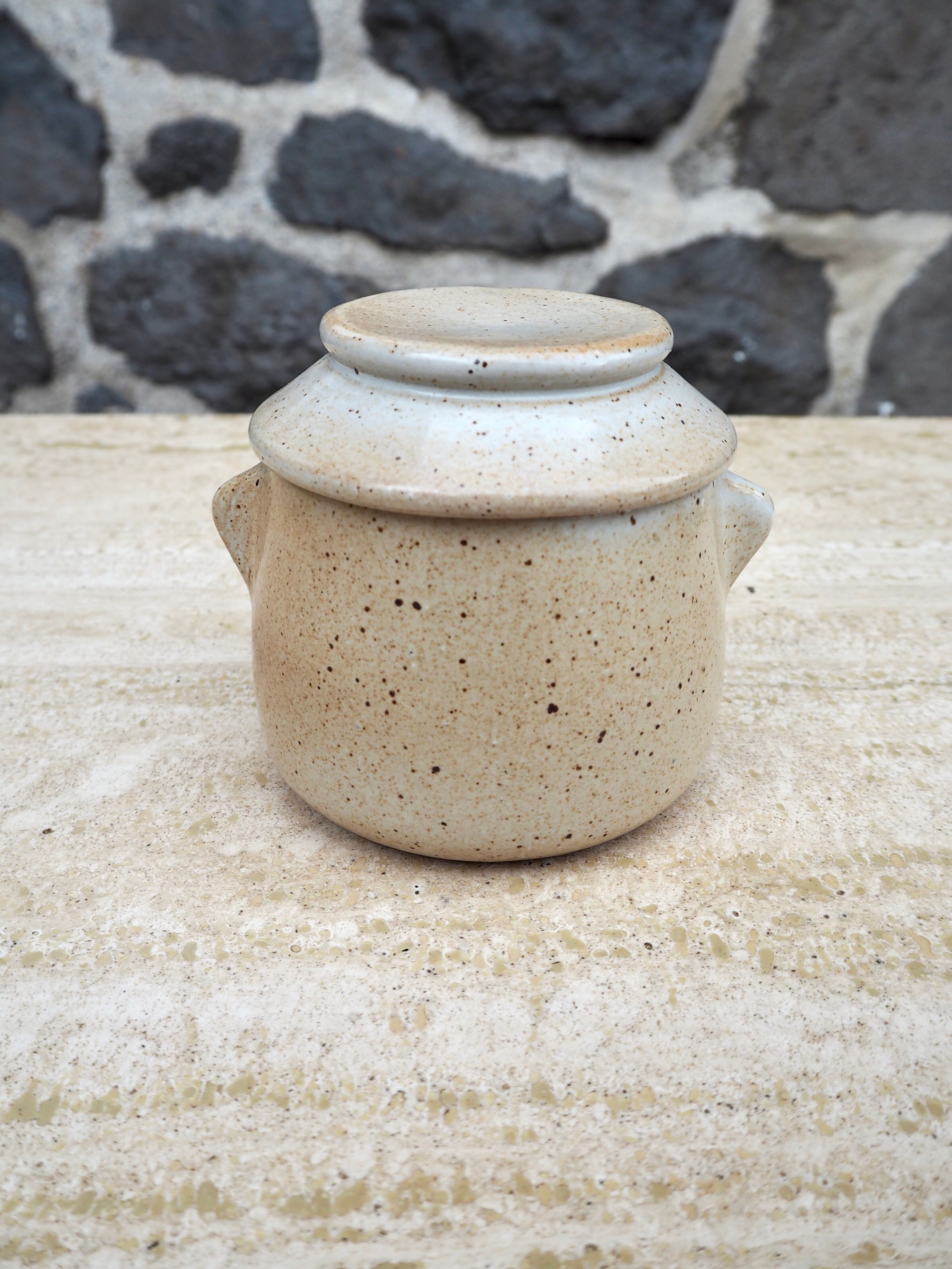 Pot à beurre en grès
