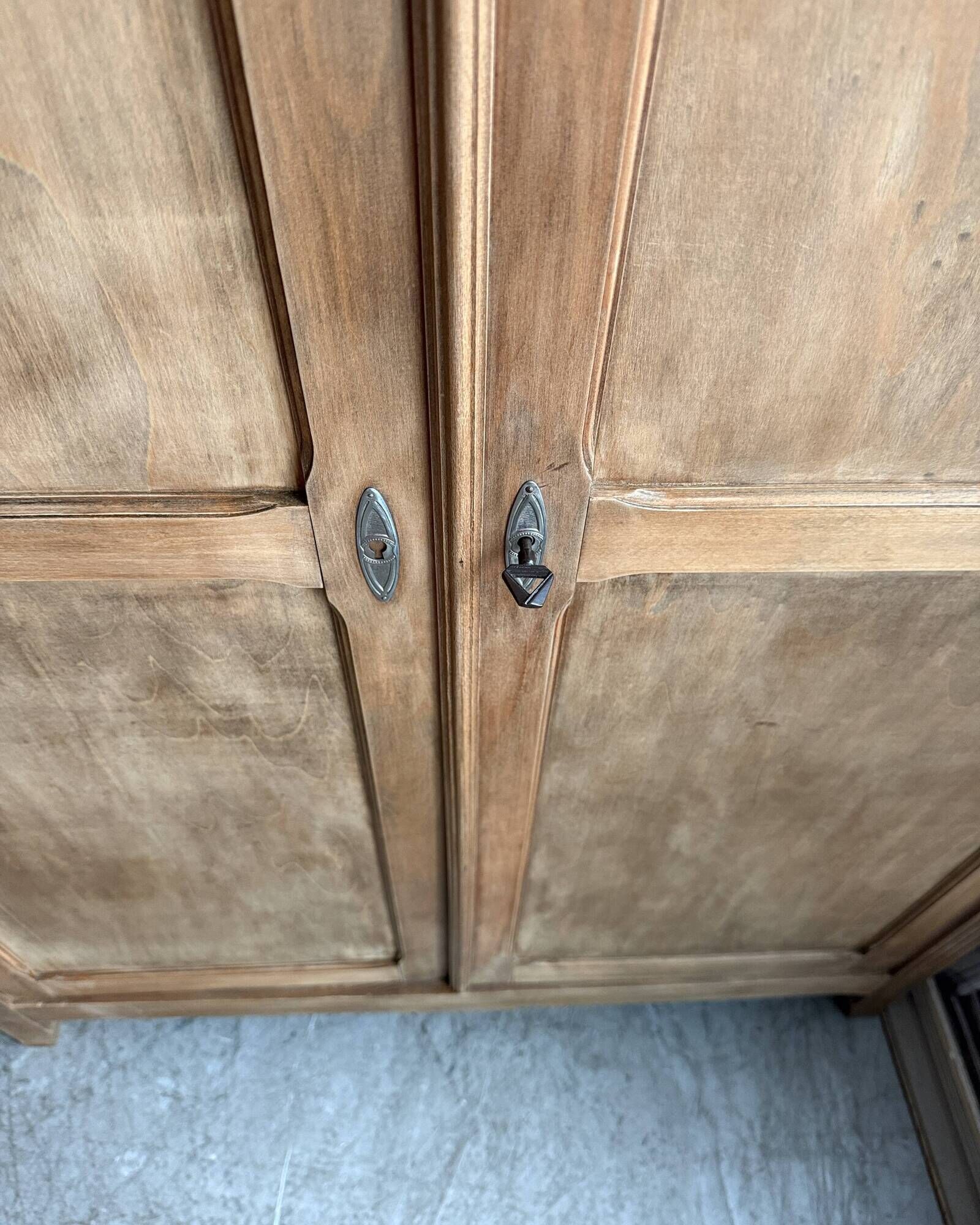 Parisian Art Deco wardrobe with hanging space (renovated)