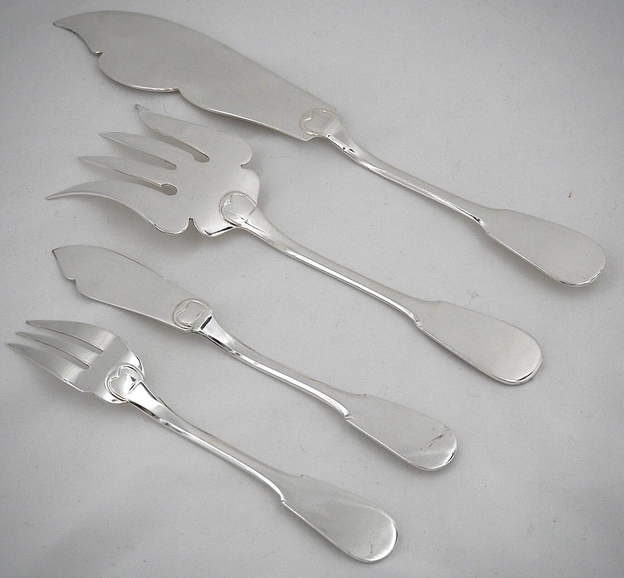 Ercuis Valois, Uniplat fish cutlery set 26 pieces silver-plated, excellent condition.