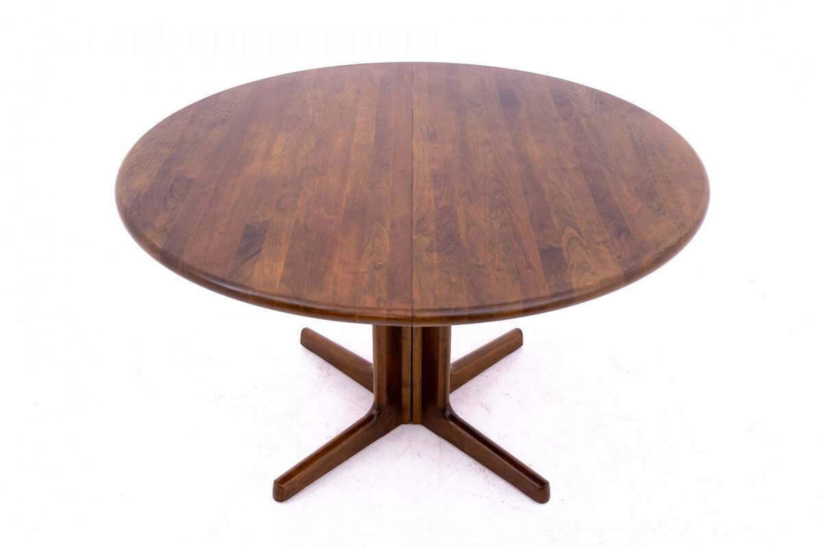 Walnut dining table, mid century modern, Denmark, 1960s.