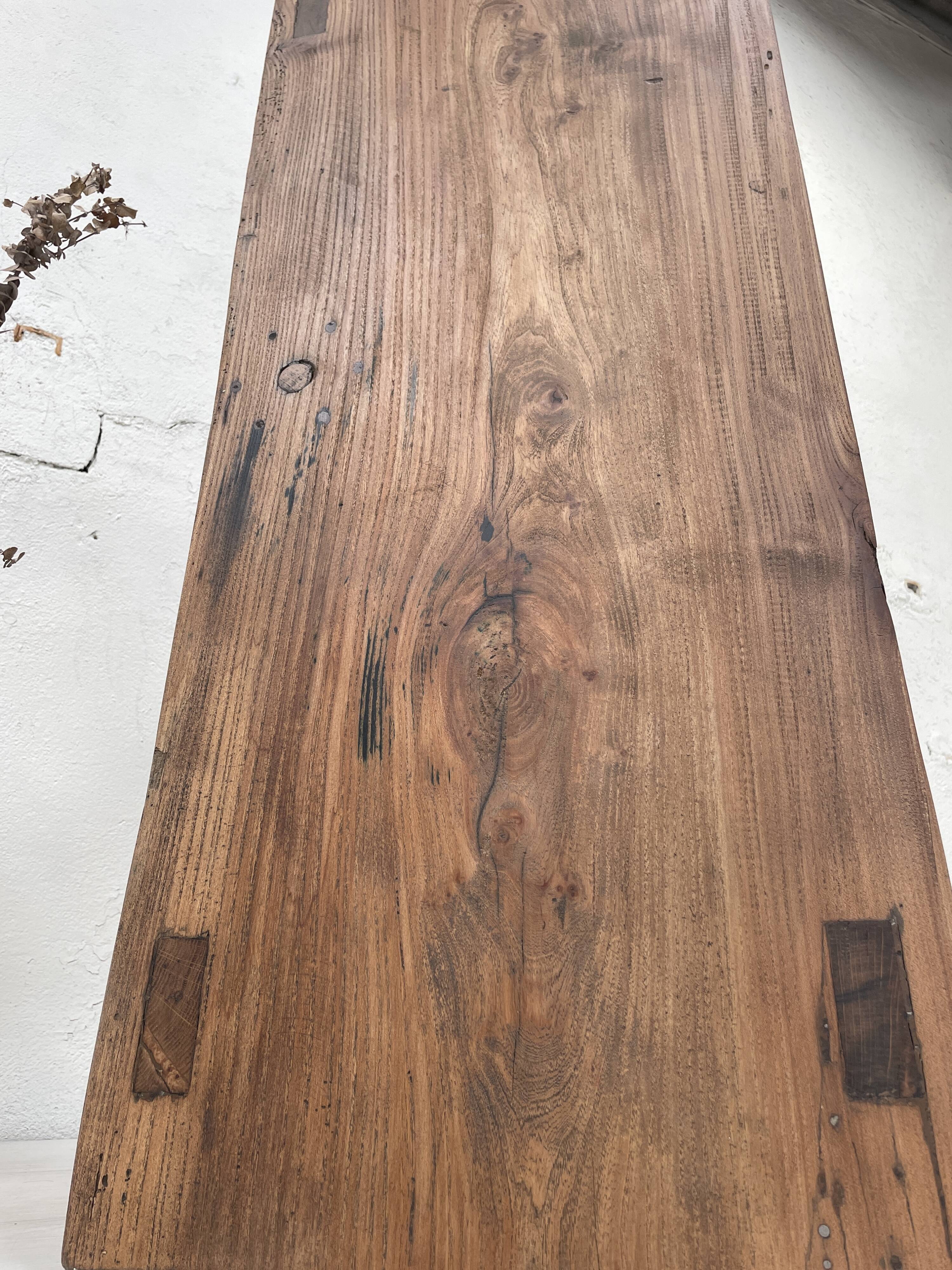 Establishment / console in raw wood