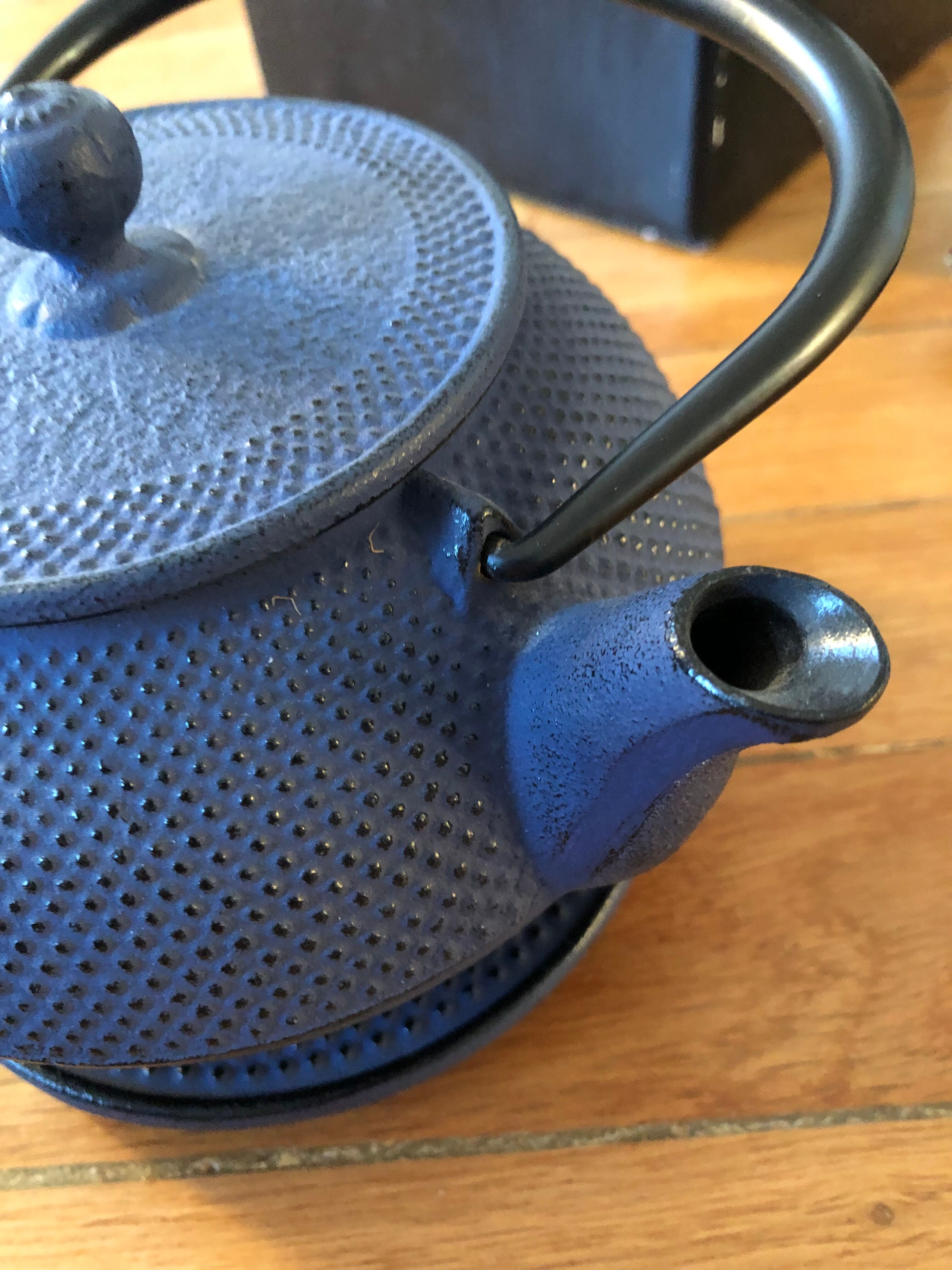 Cast iron teapot Wedding Blue Brothers