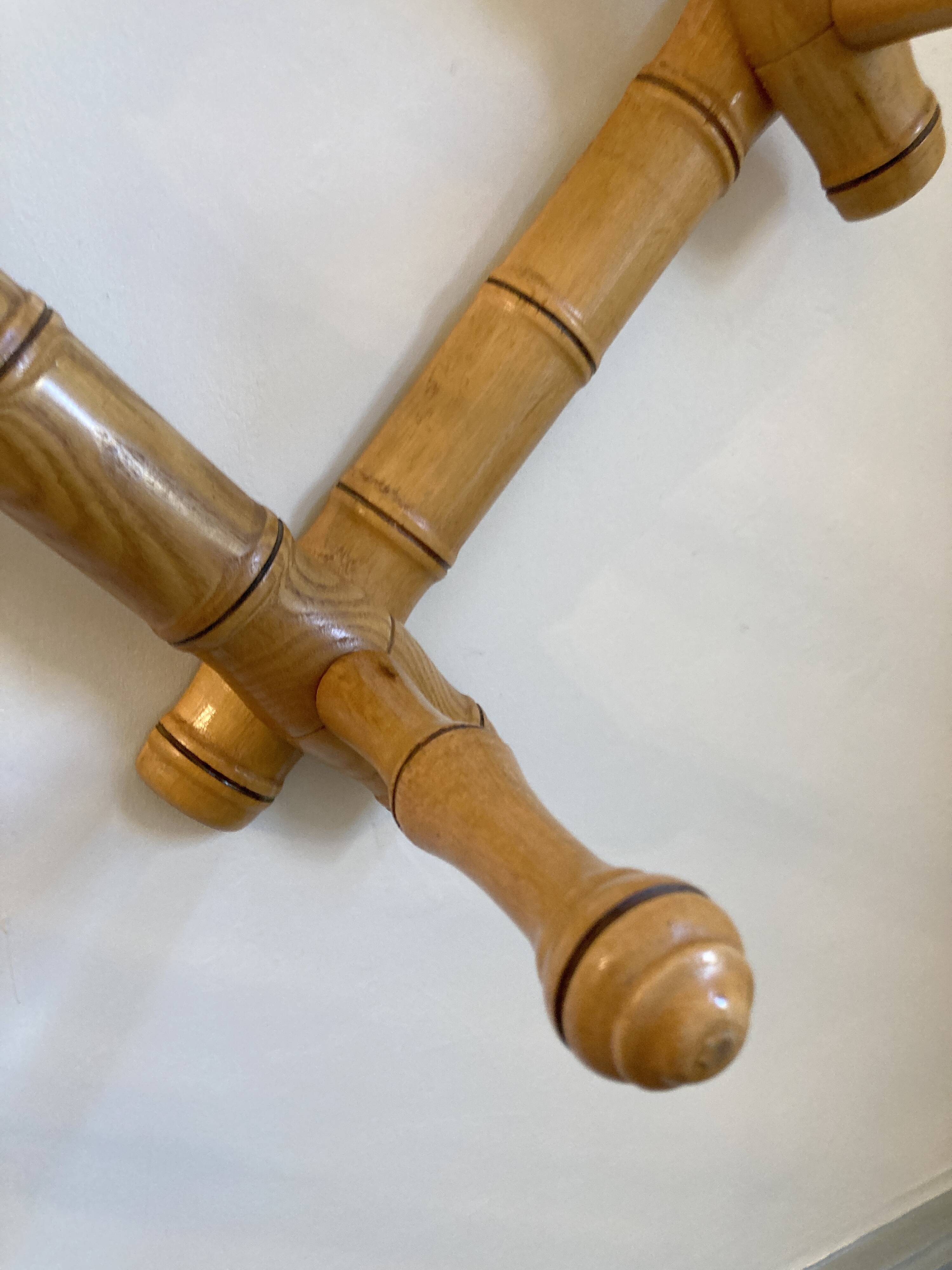 Porte-manteau ancien à 13 patères