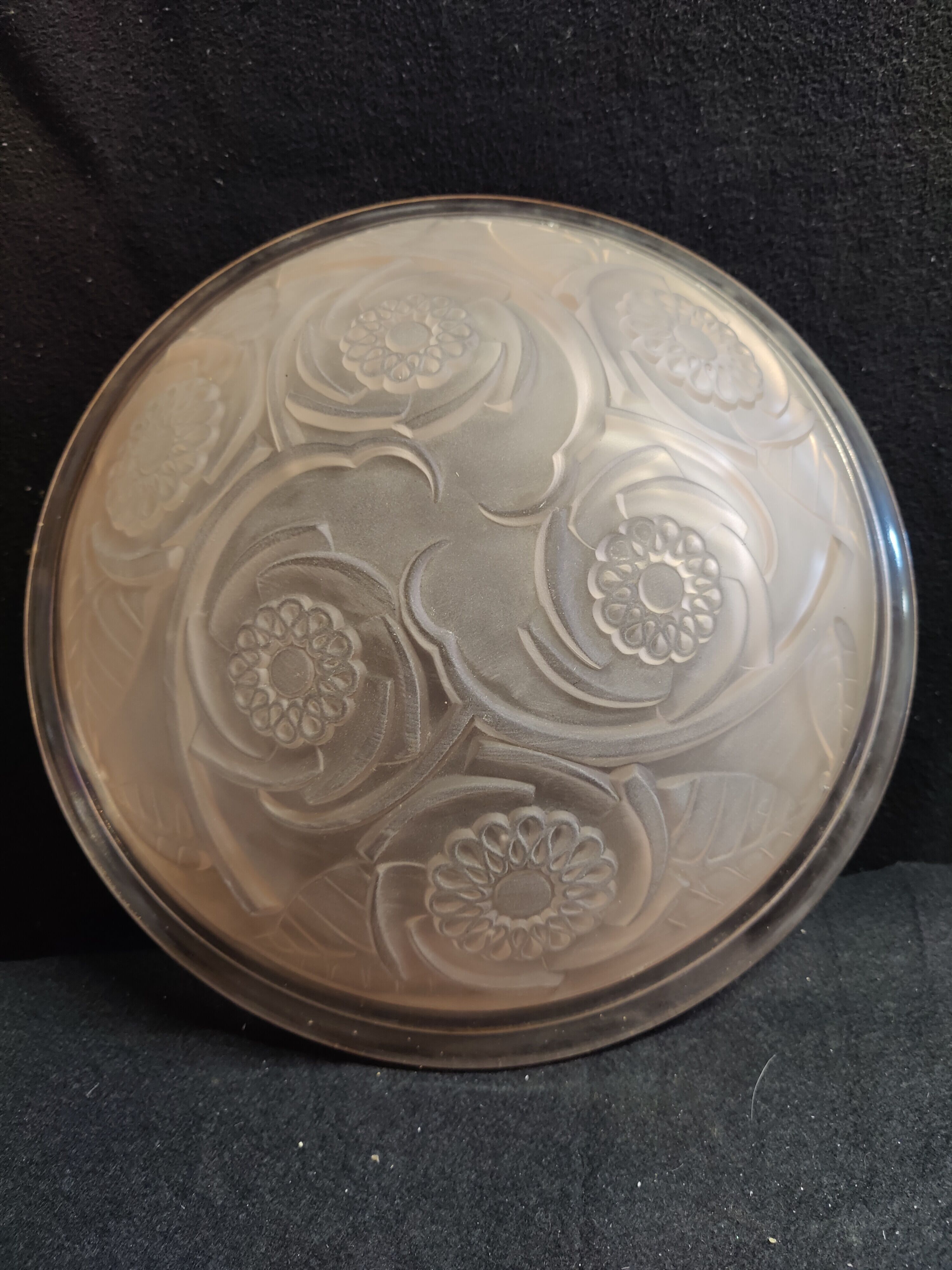 Ceiling basin signed Vlieghe in molded glass pressed pink floral pattern art-deco