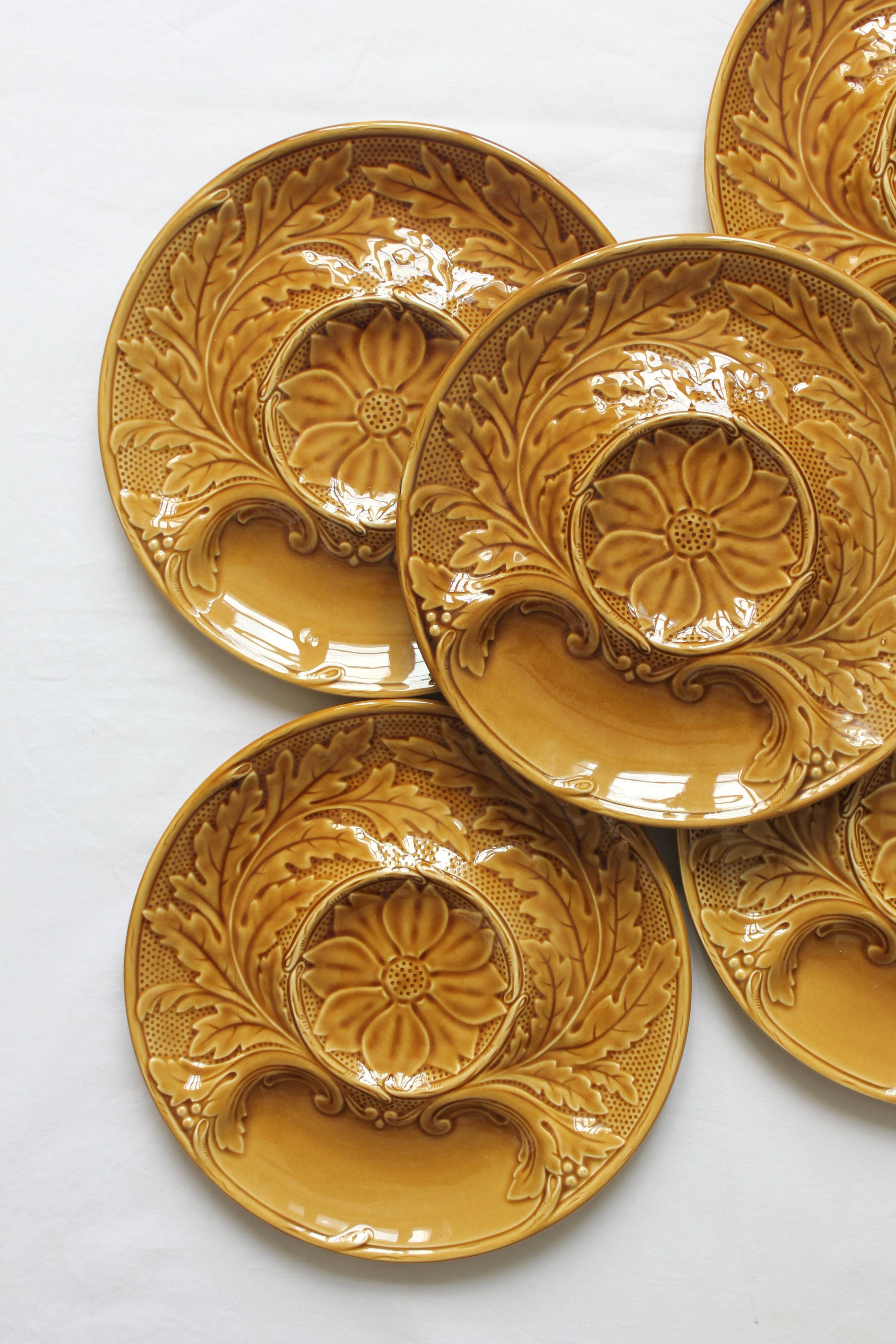 5 assiettes à artichauts en faïence en barbotine vintage Gien