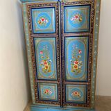 Painted cabinet with floral decoration