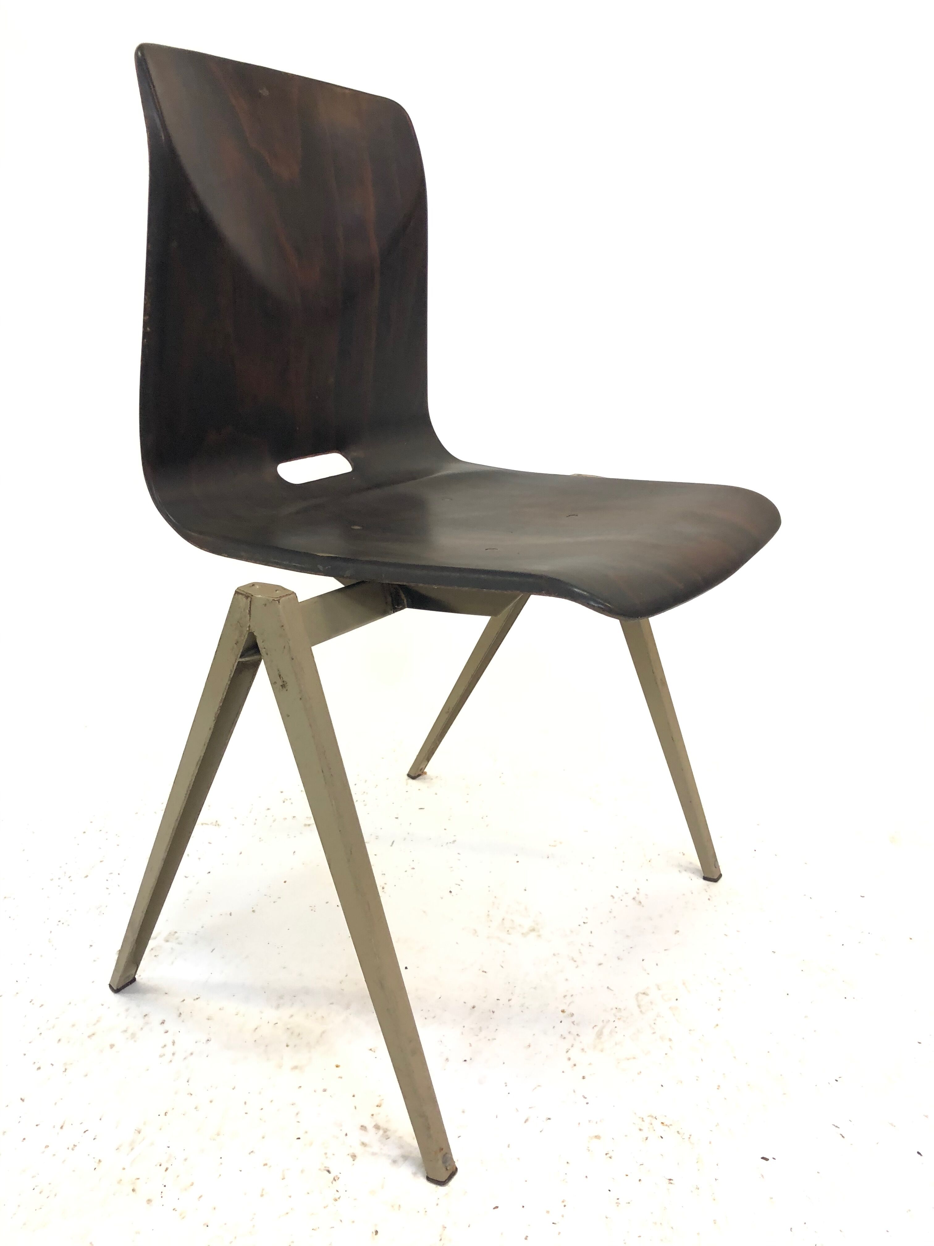 Pagholz Galvanitas S22 stackable school chairs