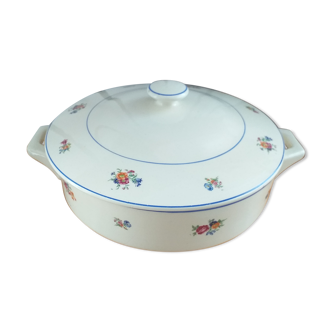 Soup tureen