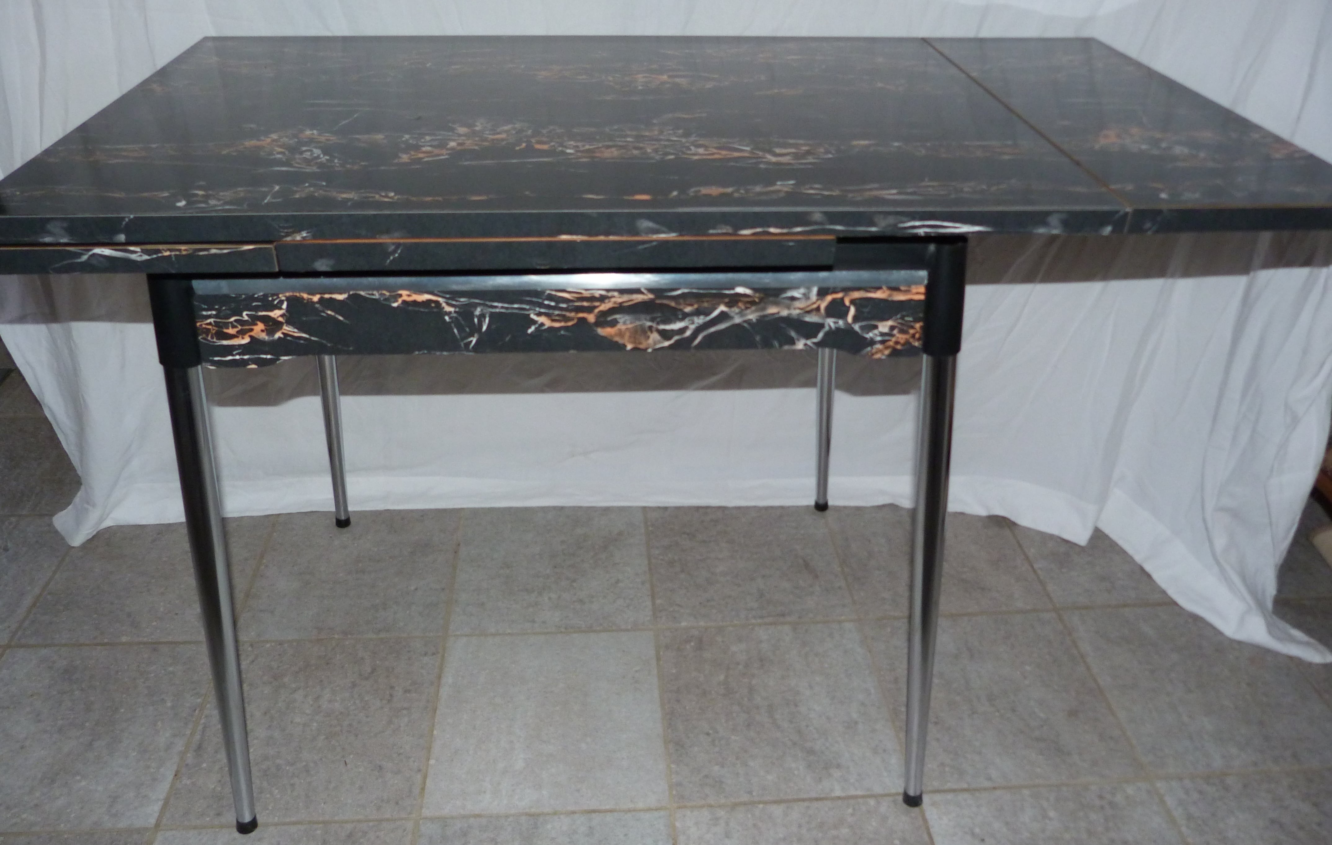 Table marble formica 70
