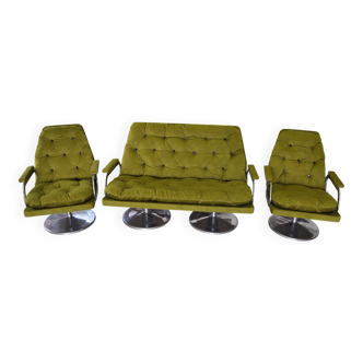 1960s sofa set with 2 seats and 2 armchairs in chartreuse fabric, original metal legs.