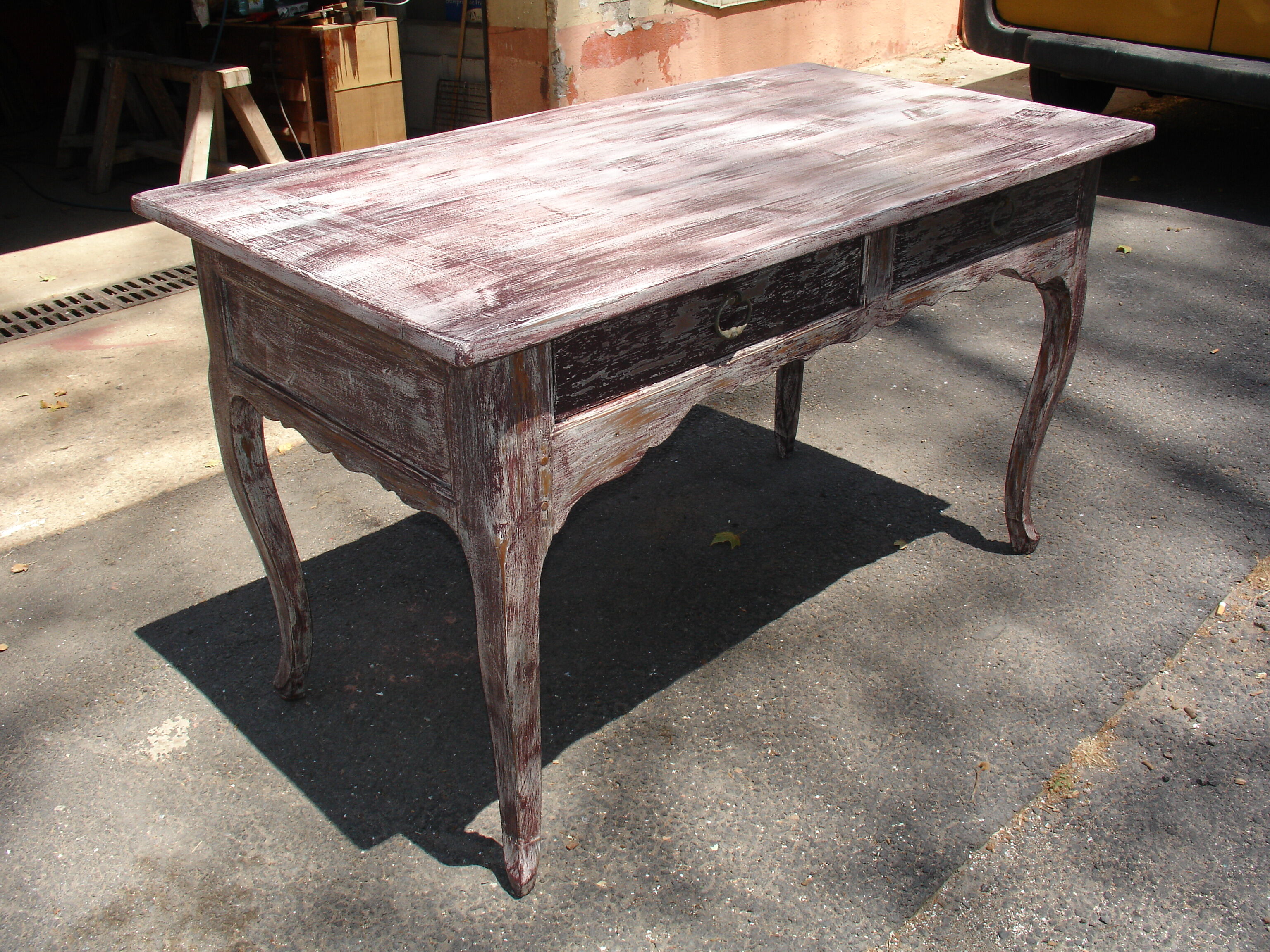 Bureau d'époque Louis XV en merisier Relooké