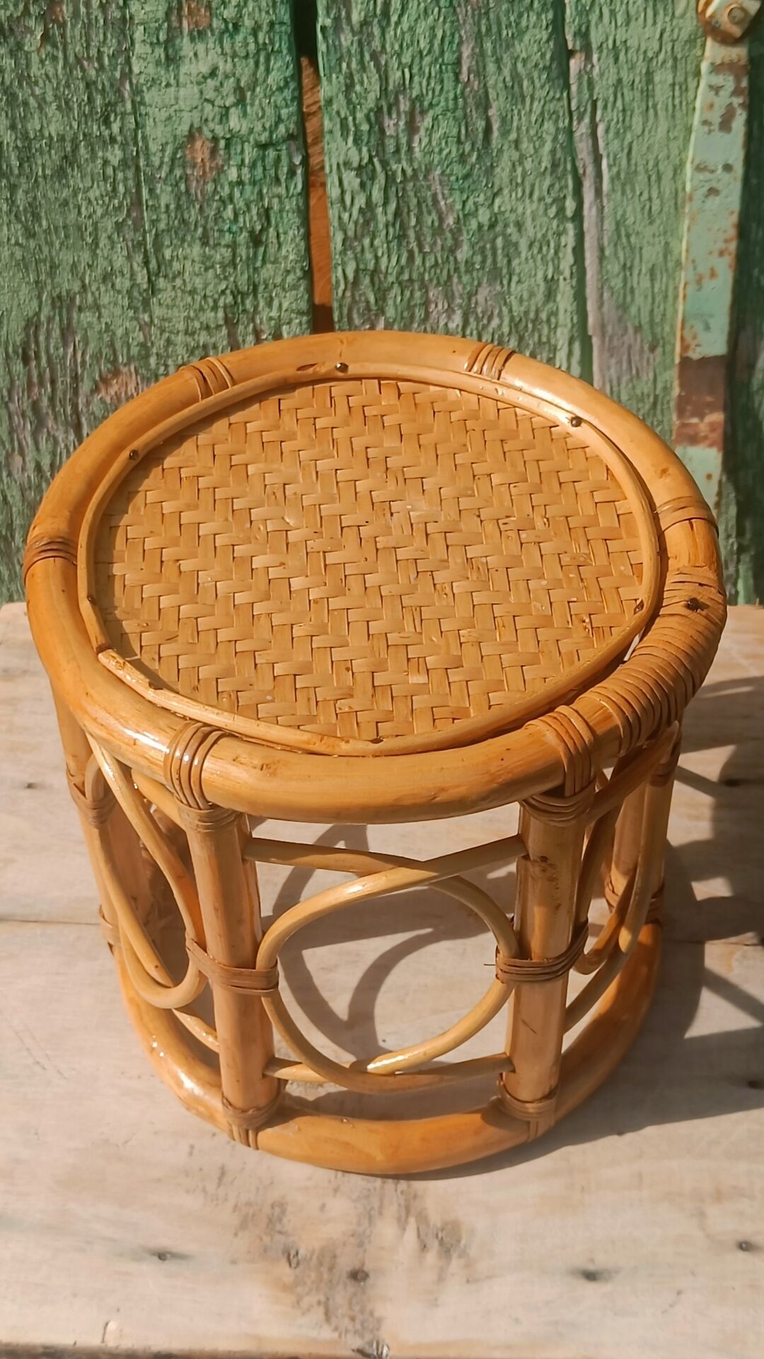 Vintage decorative support in bamboo and rattan